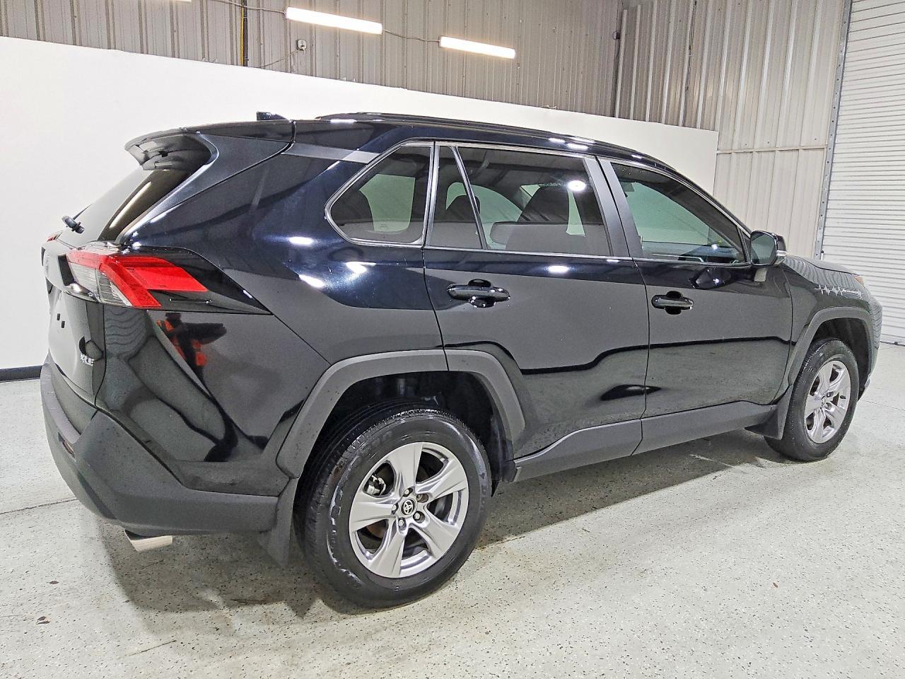 2025 Toyota RAV4, Xle