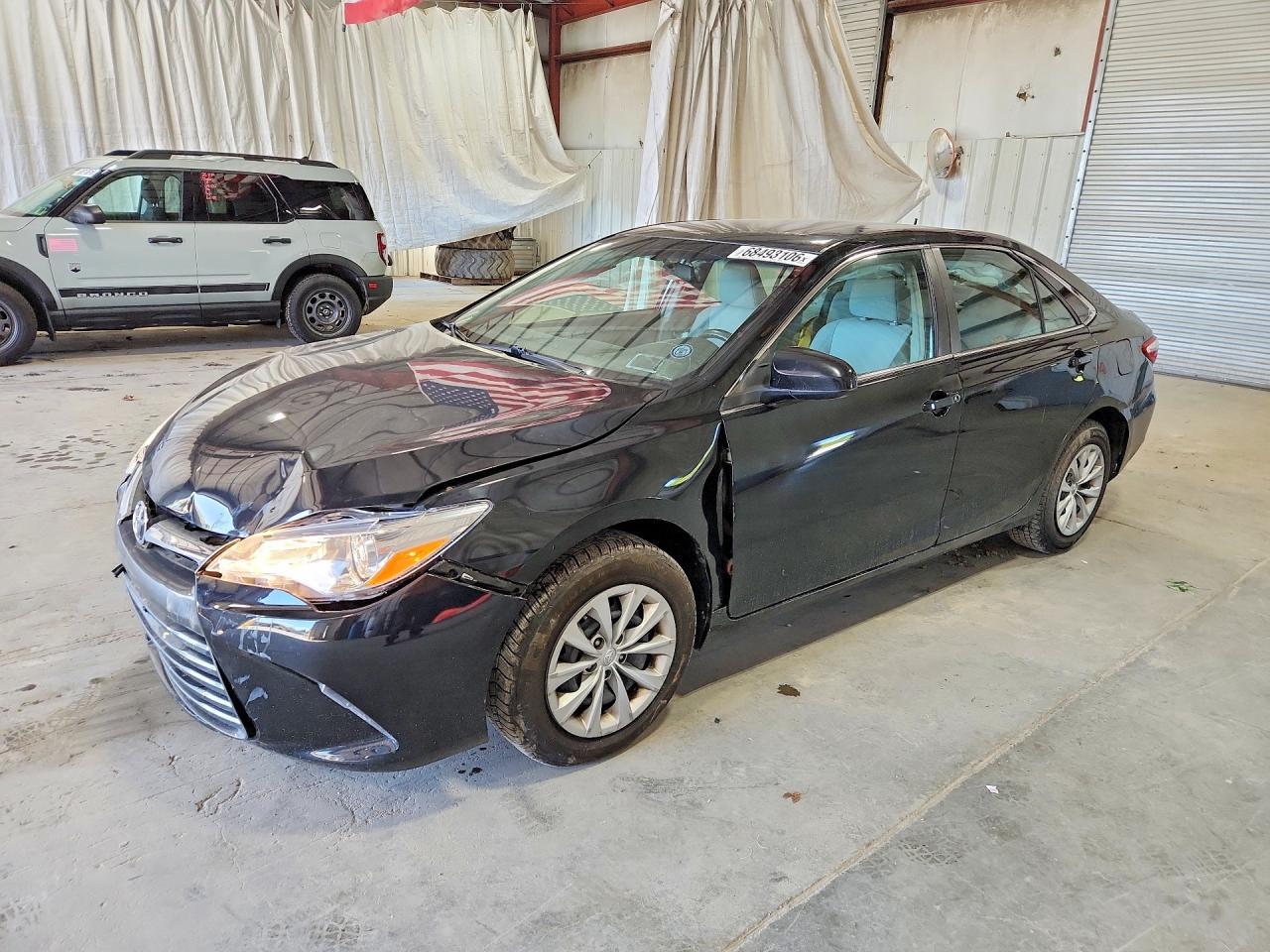 2016 Toyota Camry, LE