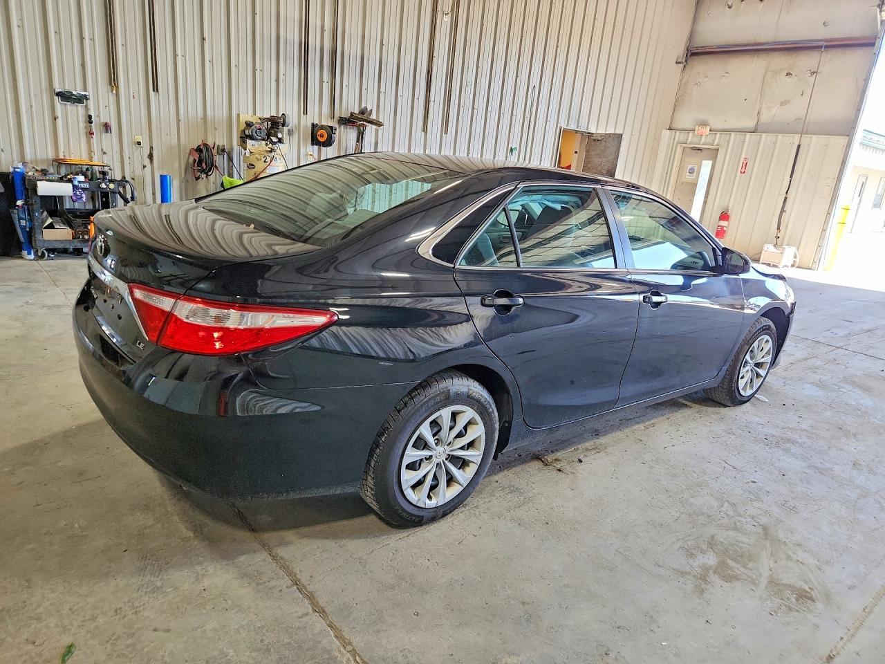 2016 Toyota Camry, LE