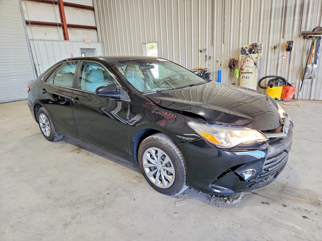 2016 Toyota Camry, LE
