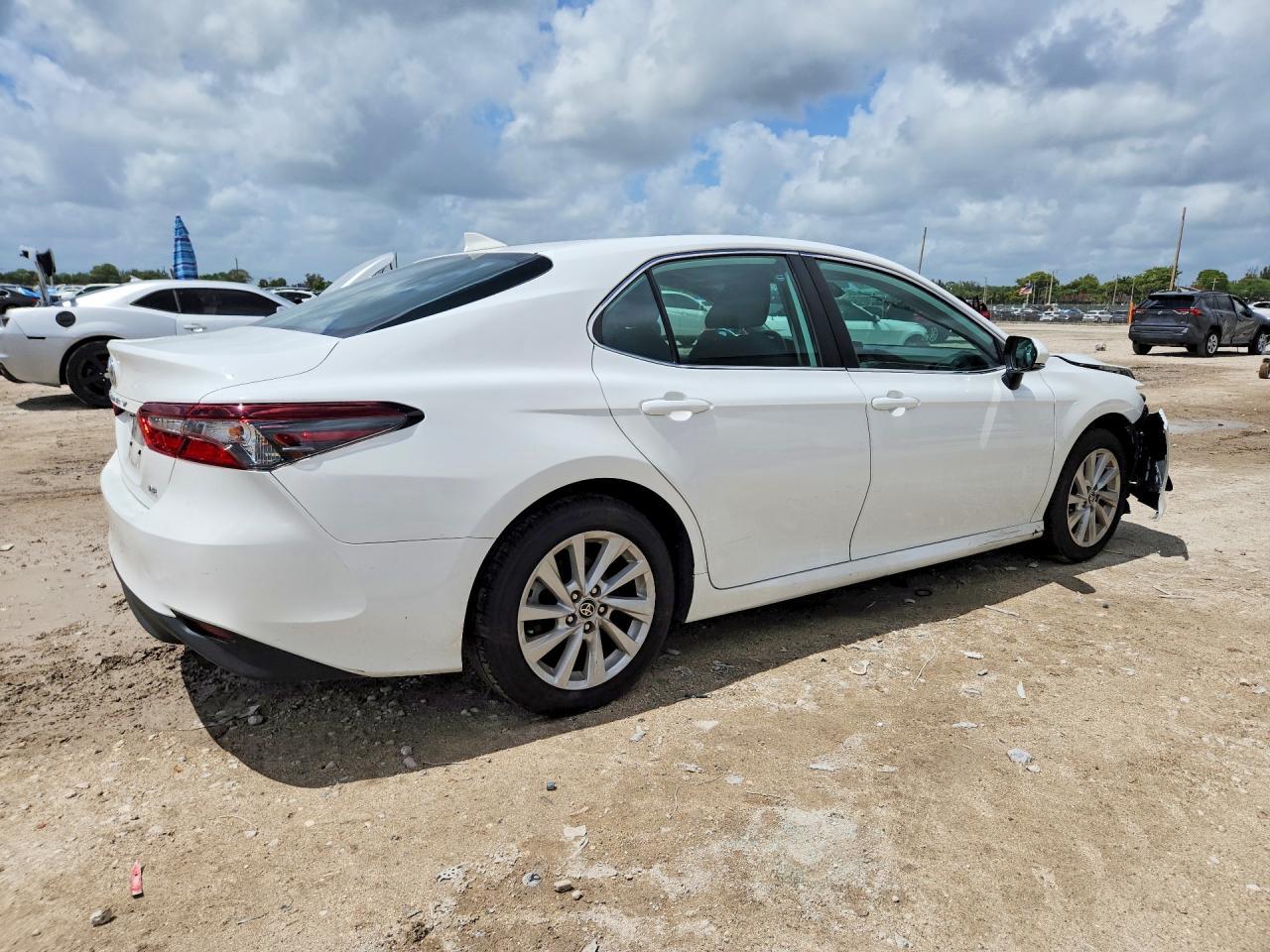 2024 Toyota Camry, LE