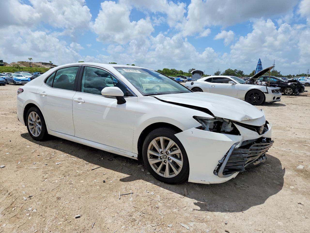 2024 Toyota Camry, LE