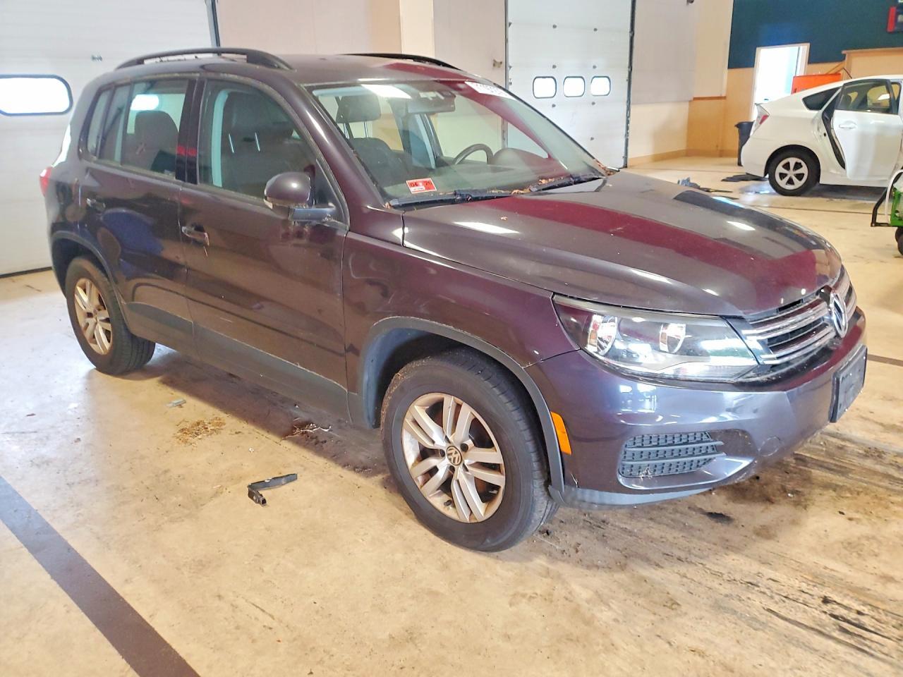 2016 Volkswagen Tiguan, S