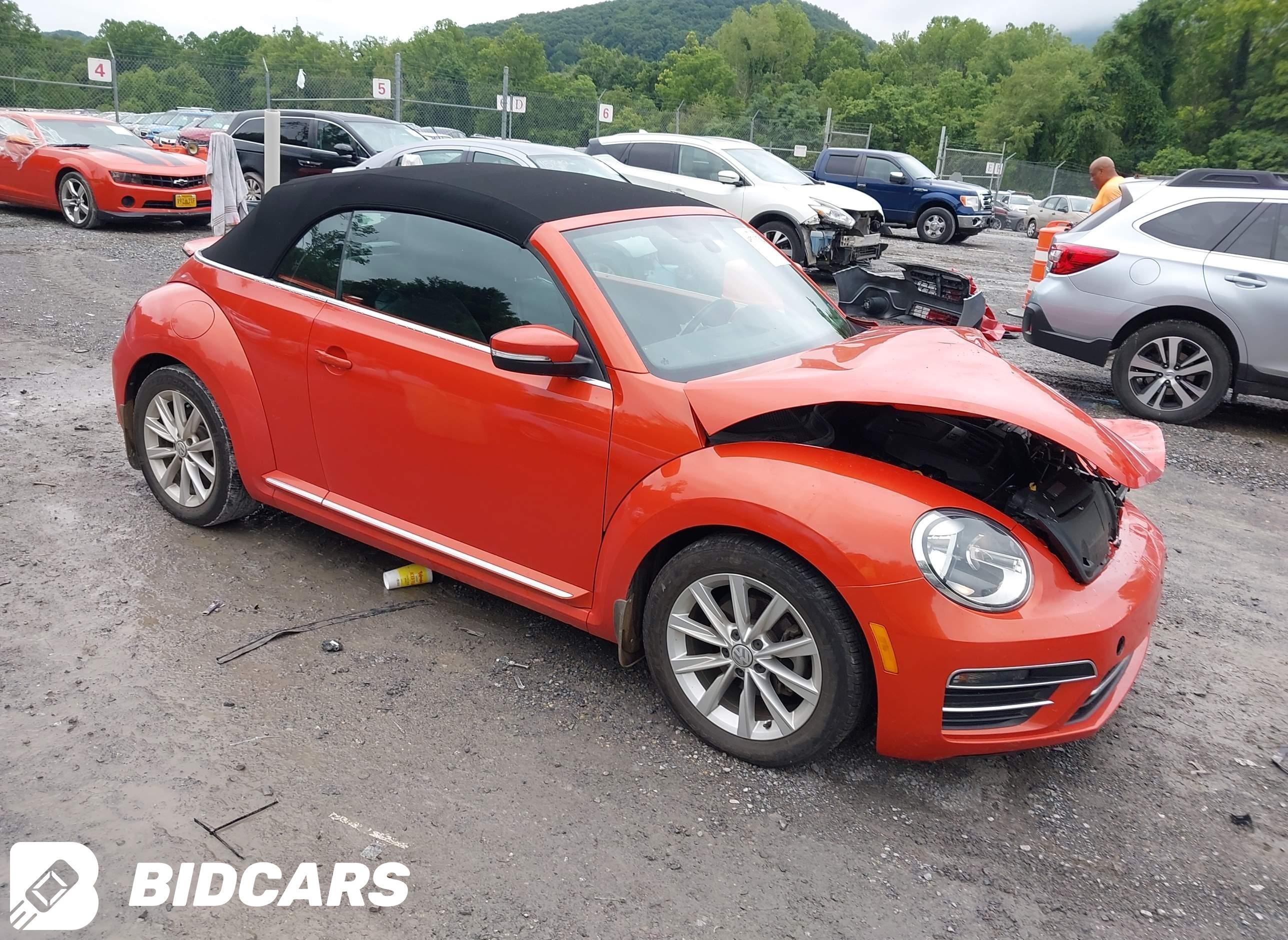 2019 Volkswagen Beetle, 2.0T...