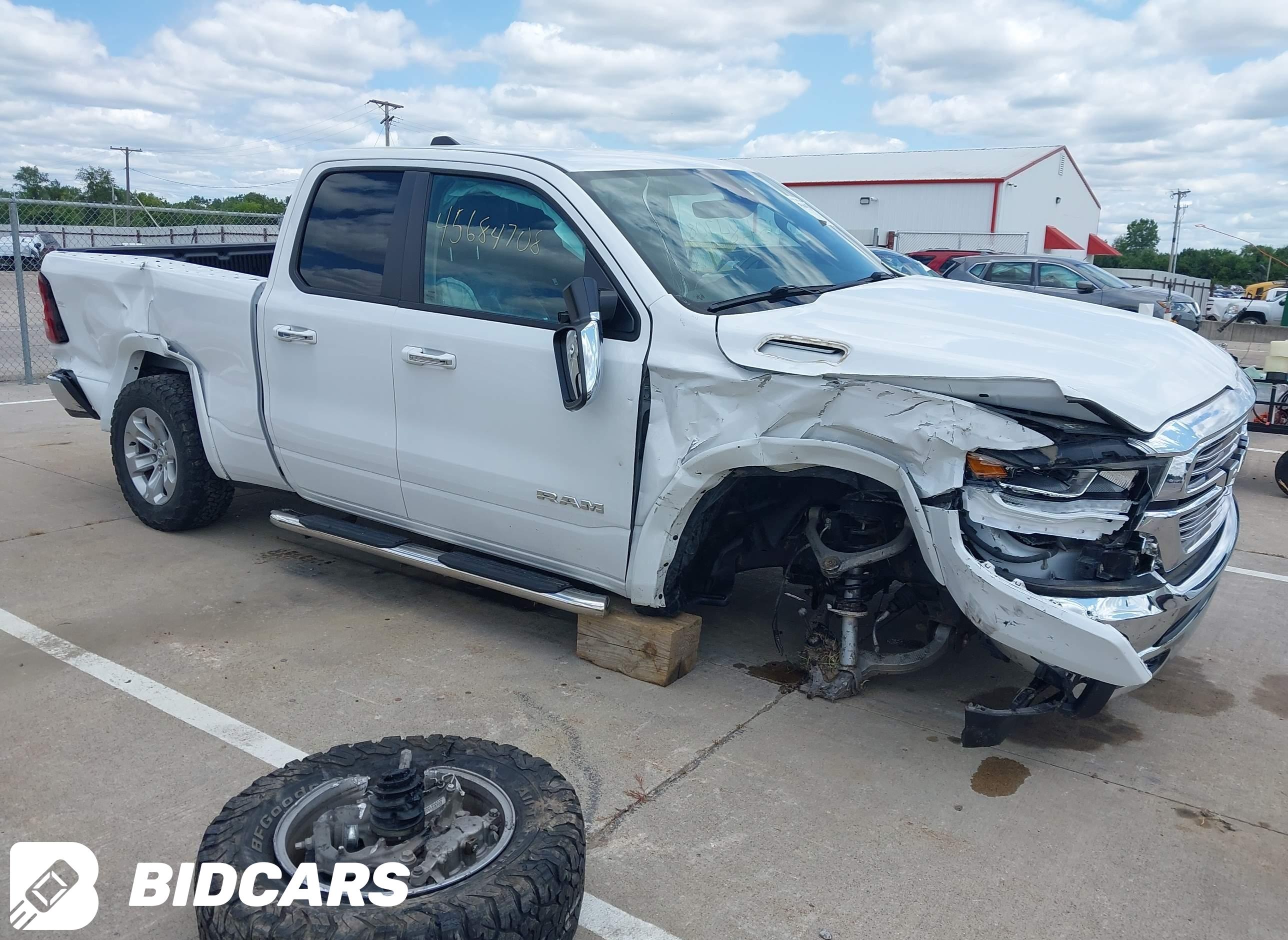 2020 RAM 1500, Laramie  4X4 6...
