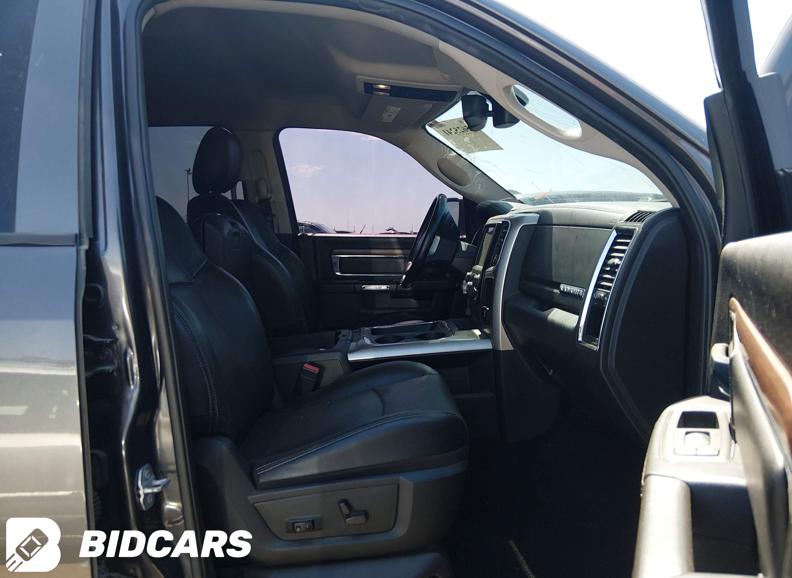 2016 RAM 1500, Laramie