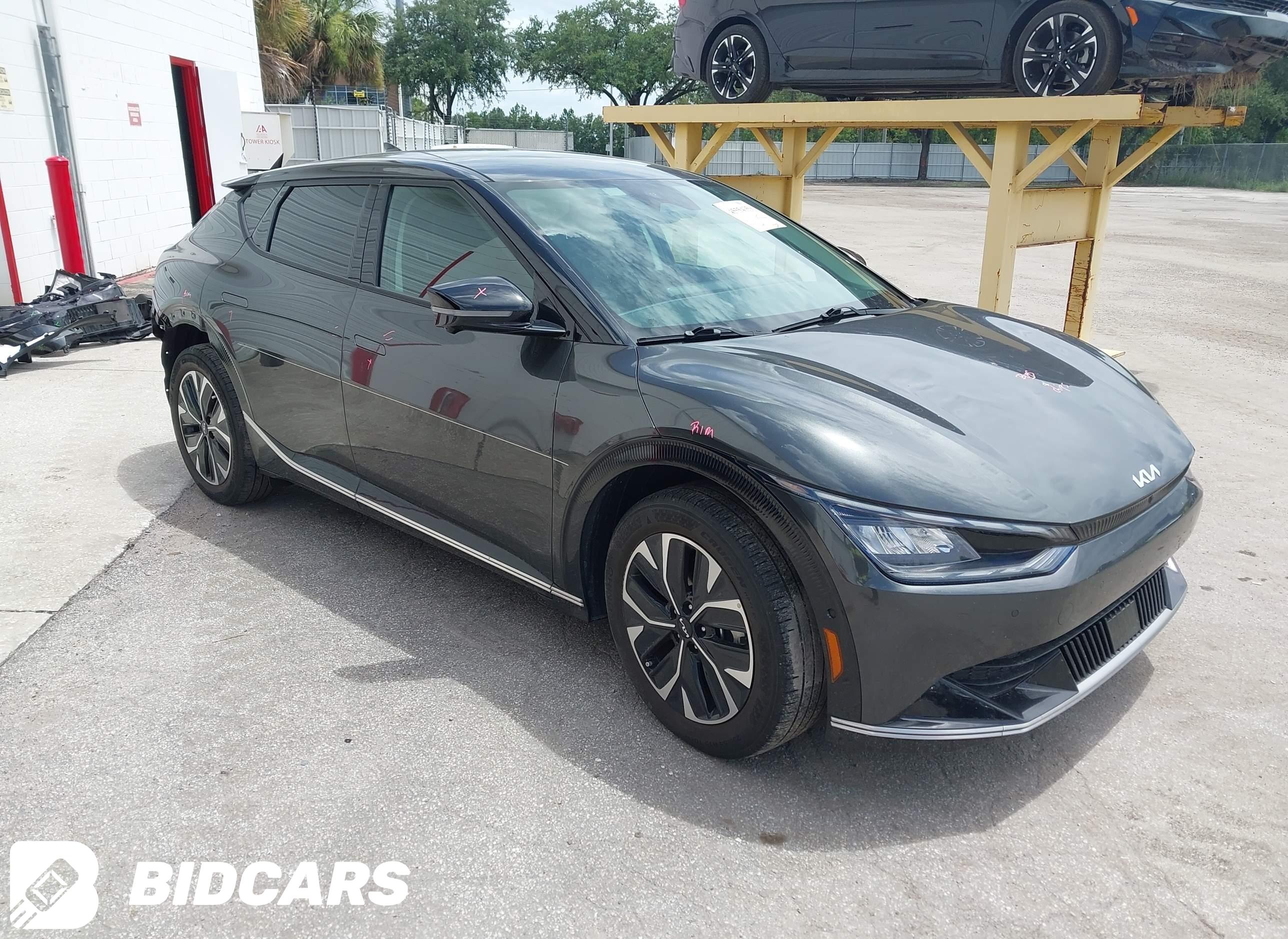 2023 KIA EV6, Wind
