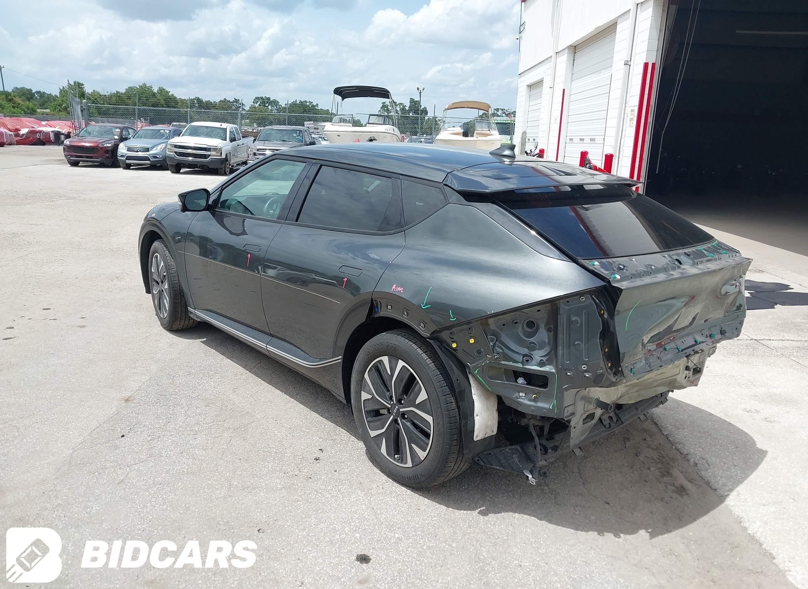2023 KIA EV6, Wind