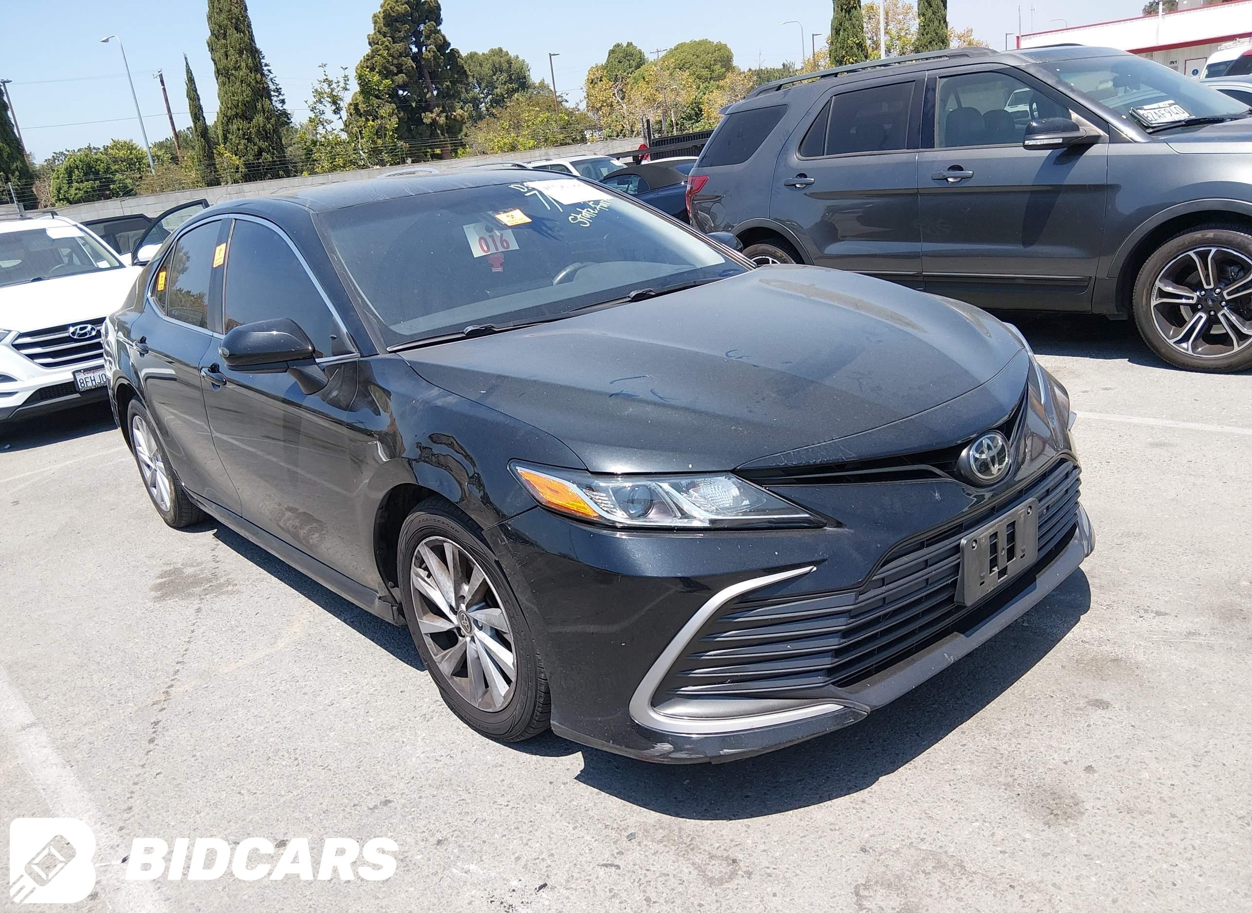2022 Toyota Camry, LE