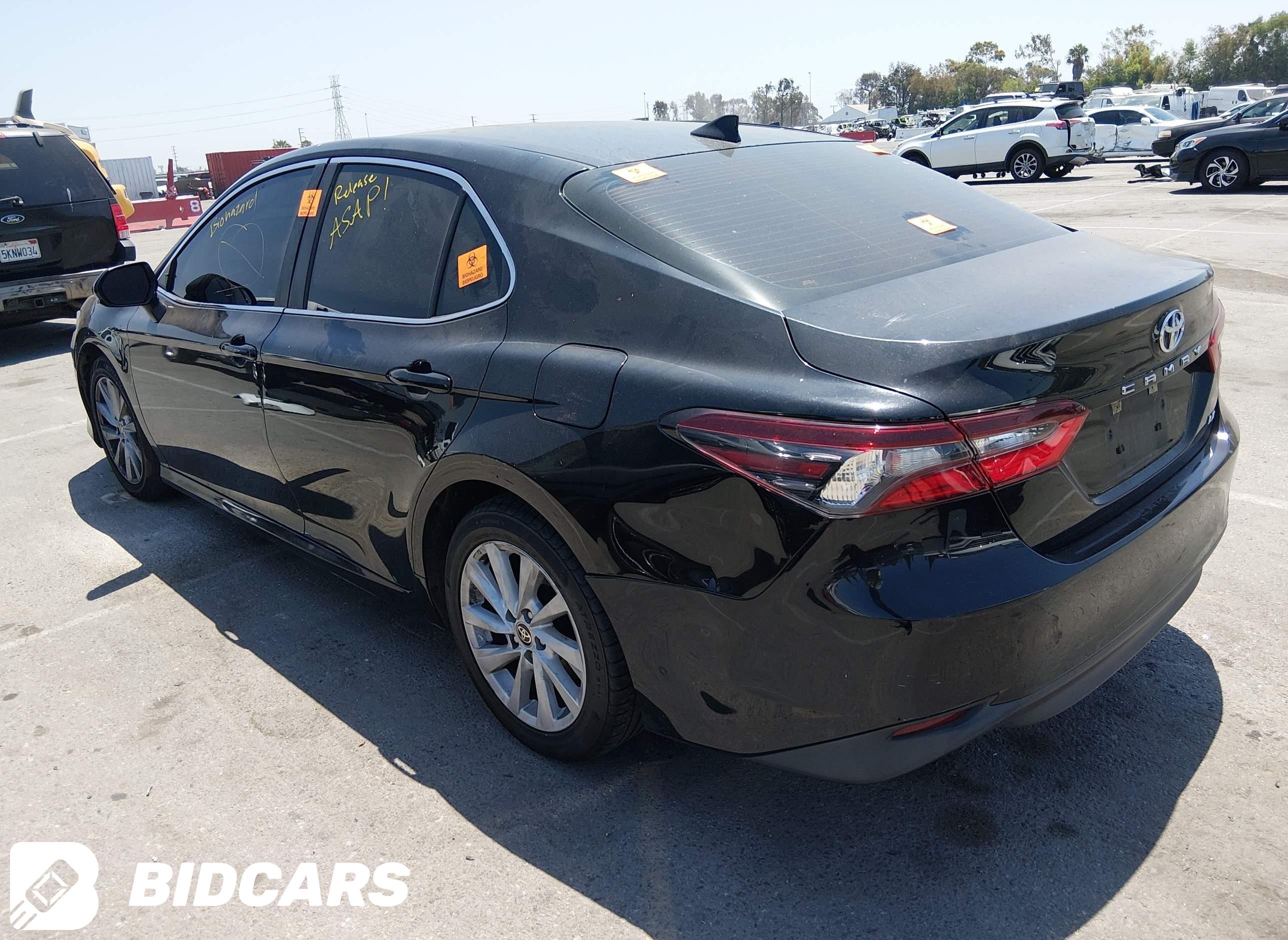 2022 Toyota Camry, LE