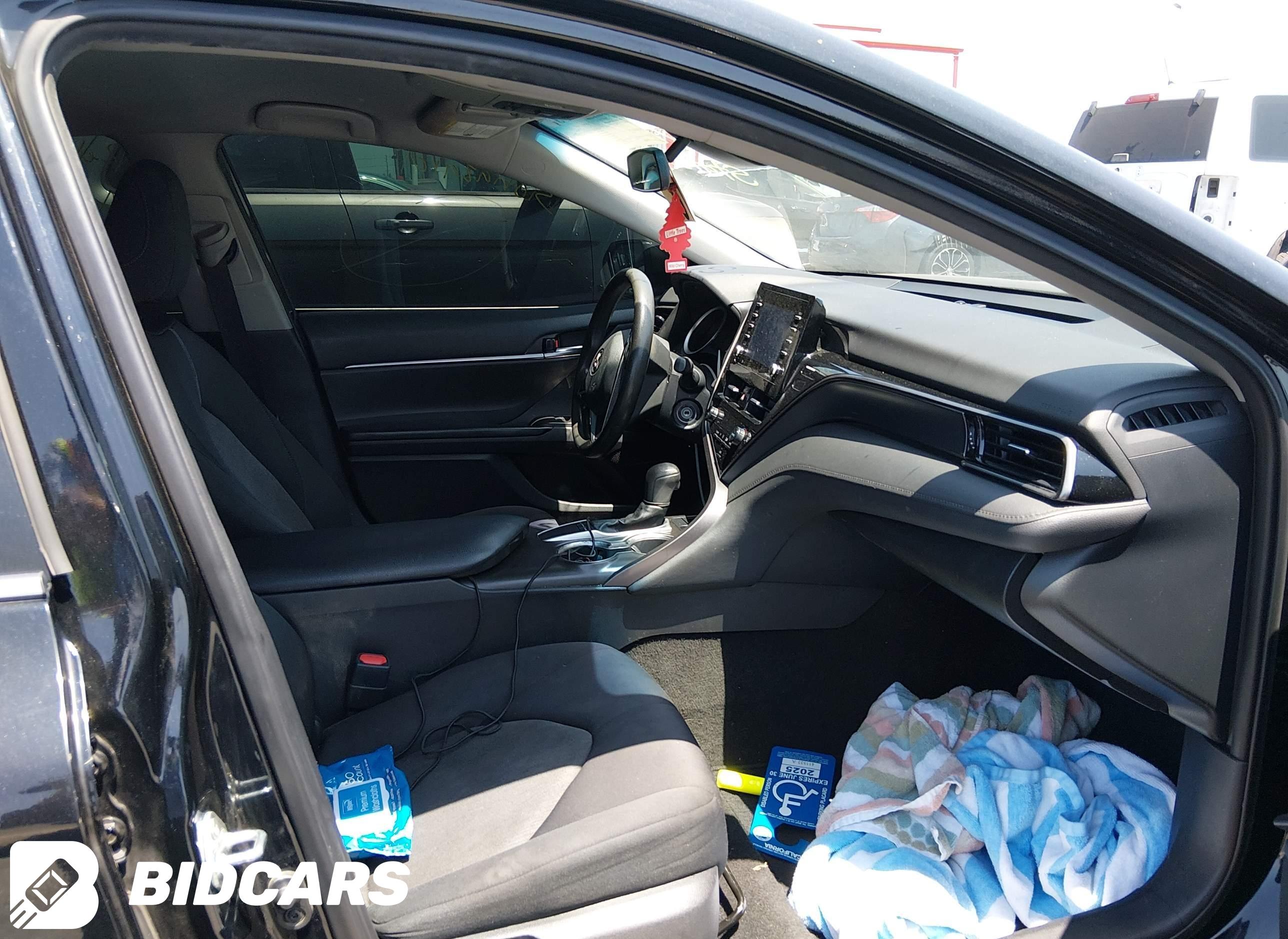 2022 Toyota Camry, LE