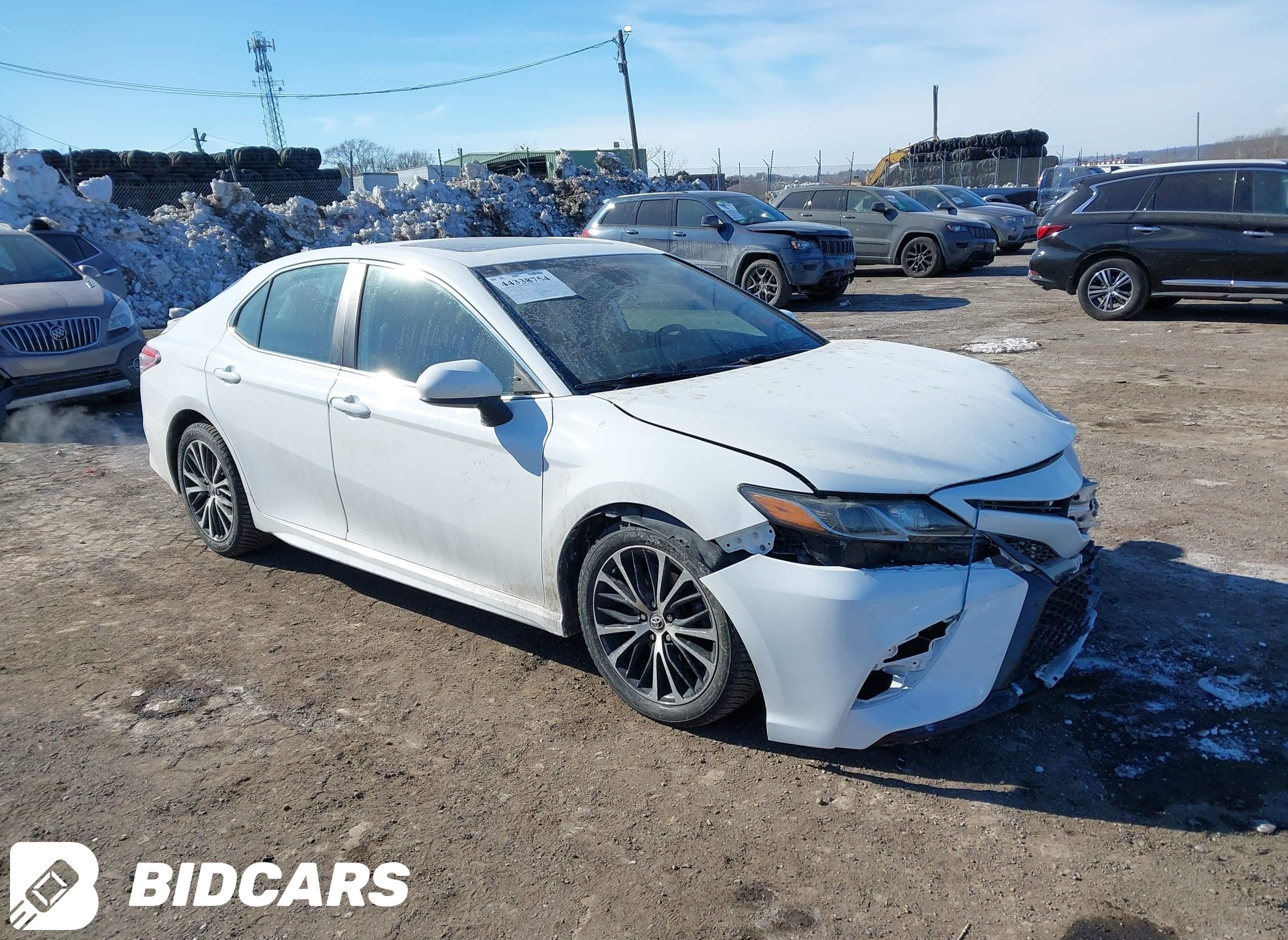 2019 Toyota Camry, SE