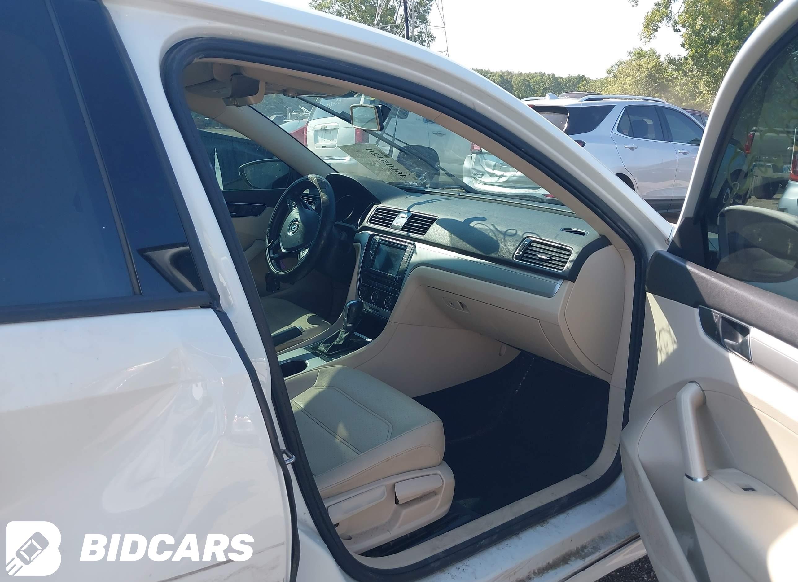 2019 Volkswagen Passat, 2.0T...