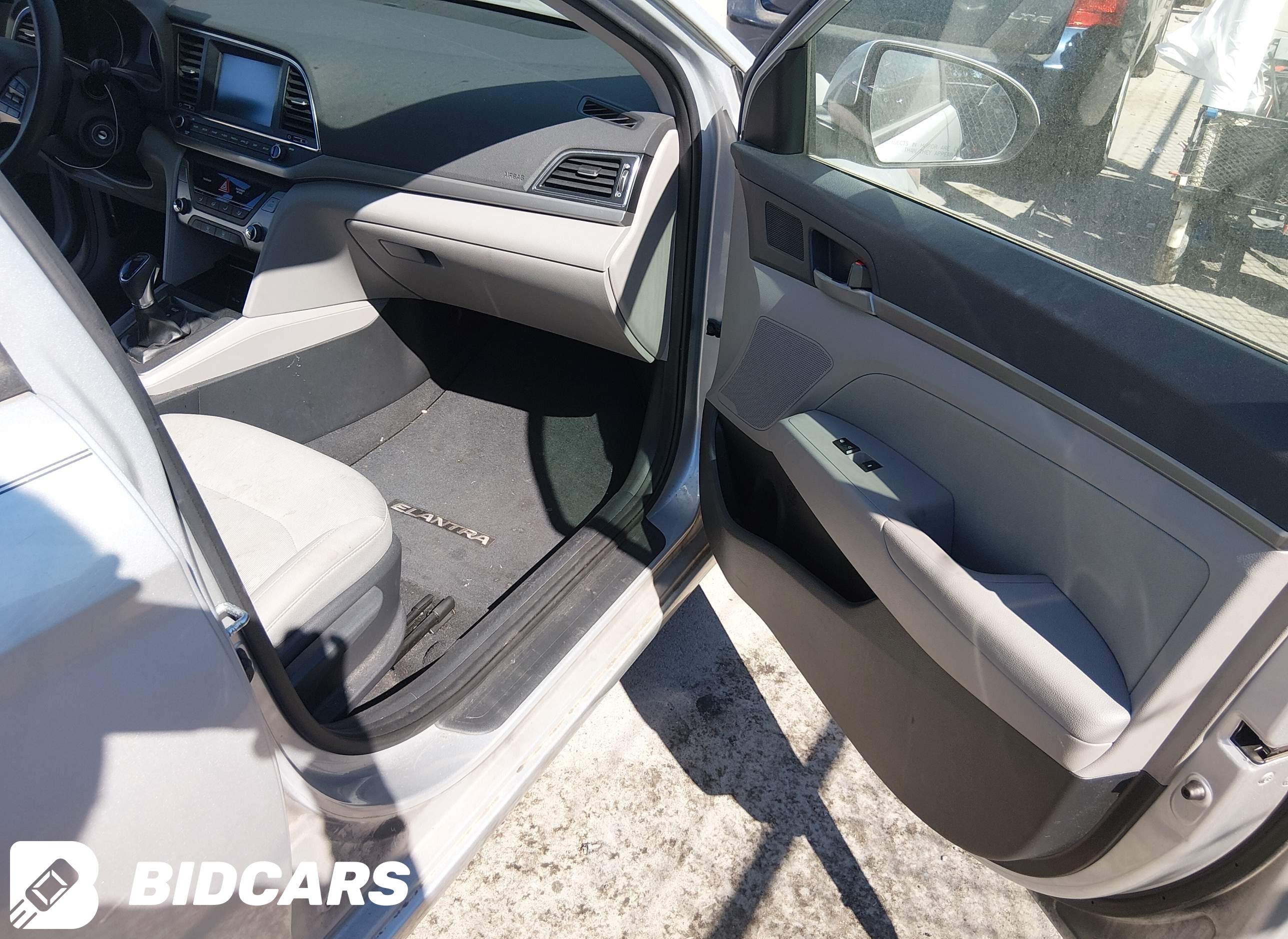 2018 Hyundai Elantra, Sel