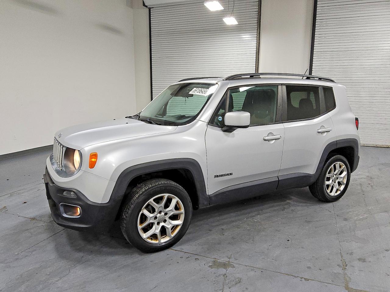2015 Jeep Renegade, Latitude