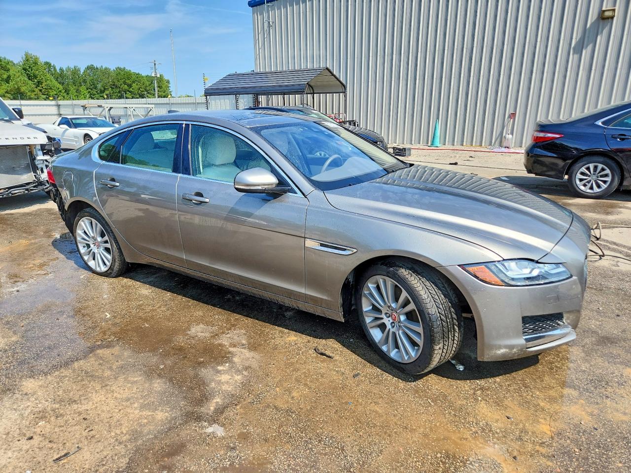 2020 Jaguar XF, Premium