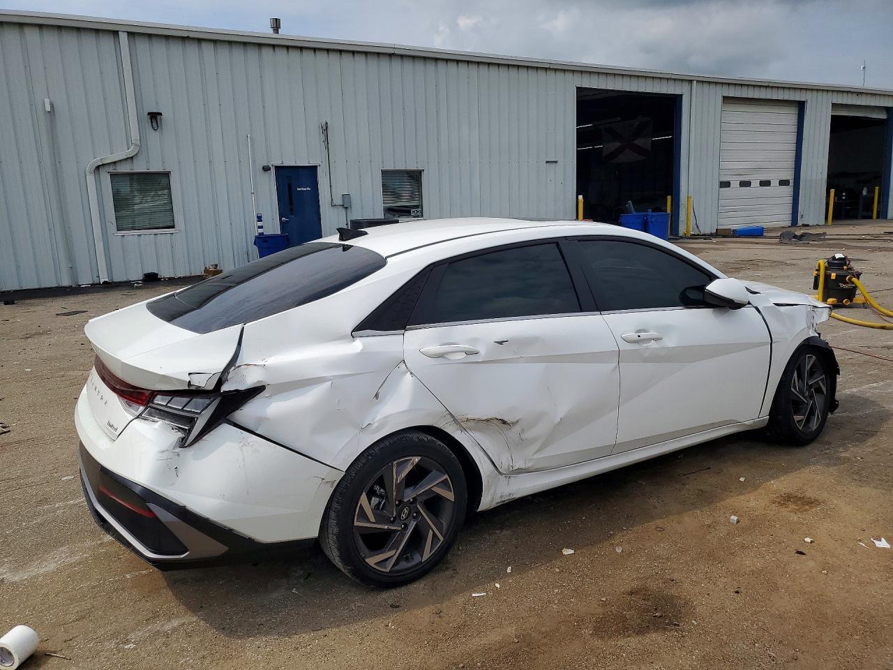 2026 Hyundai Elantra, Limited