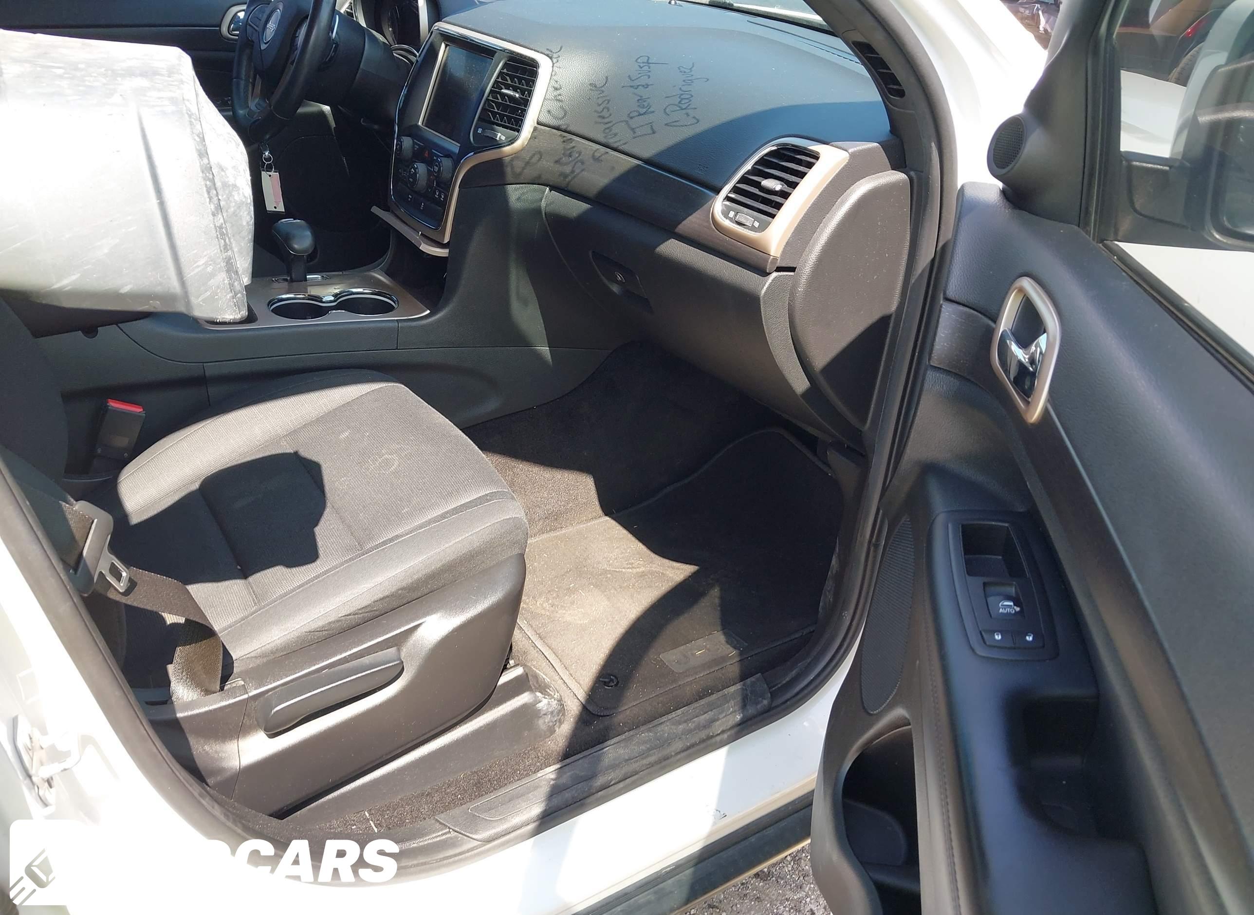 2015 Jeep Grand Cherokee, Laredo