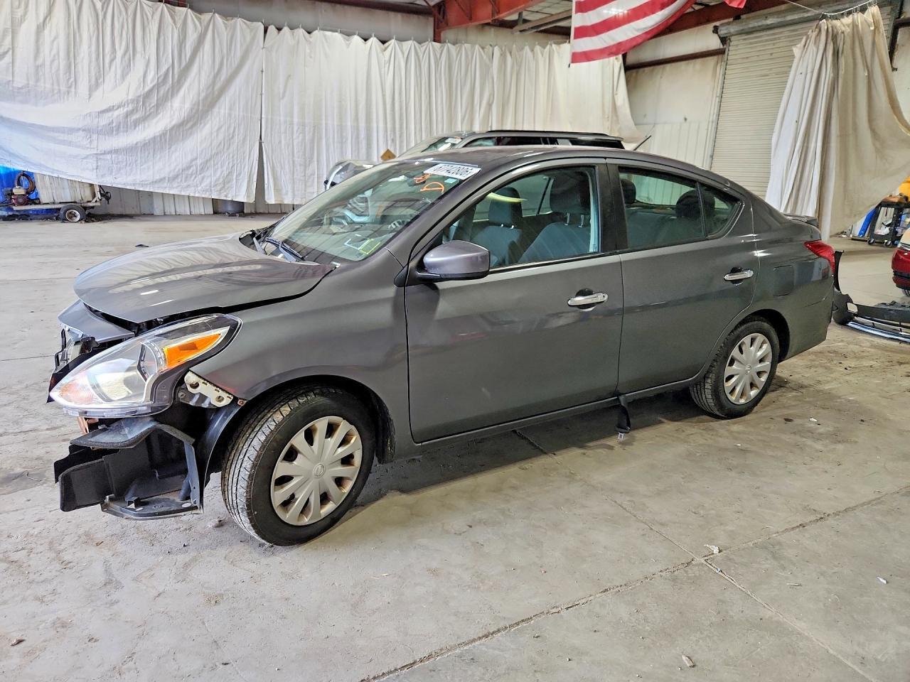 2017 Nissan Versa, 1.6 SV