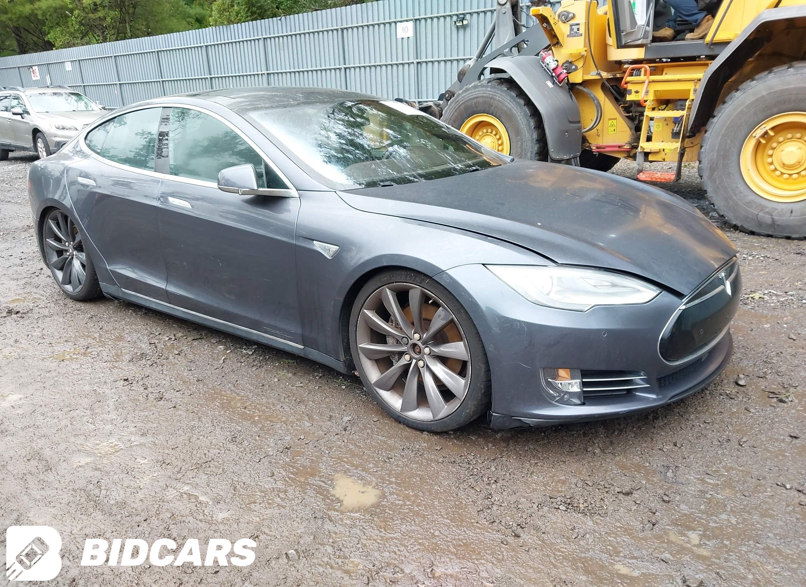 2015 Tesla Model S, 85D/P85D