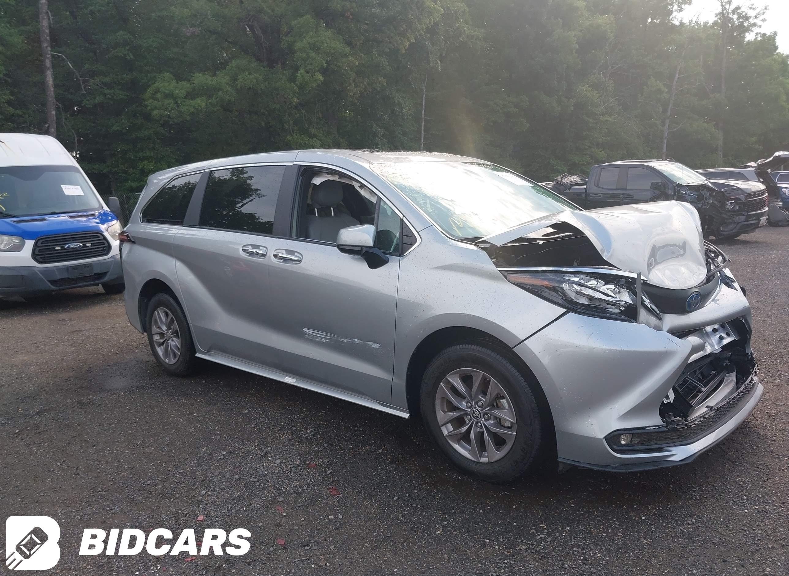 2025 Toyota Sienna, Xle