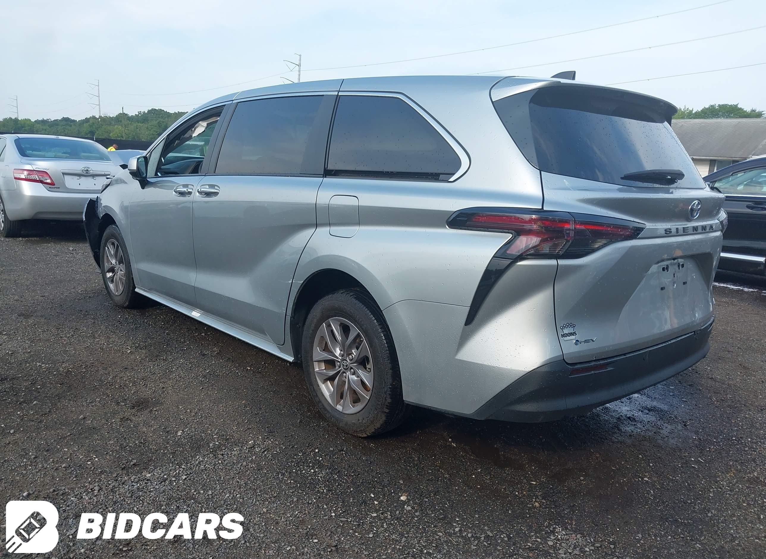 2025 Toyota Sienna, Xle