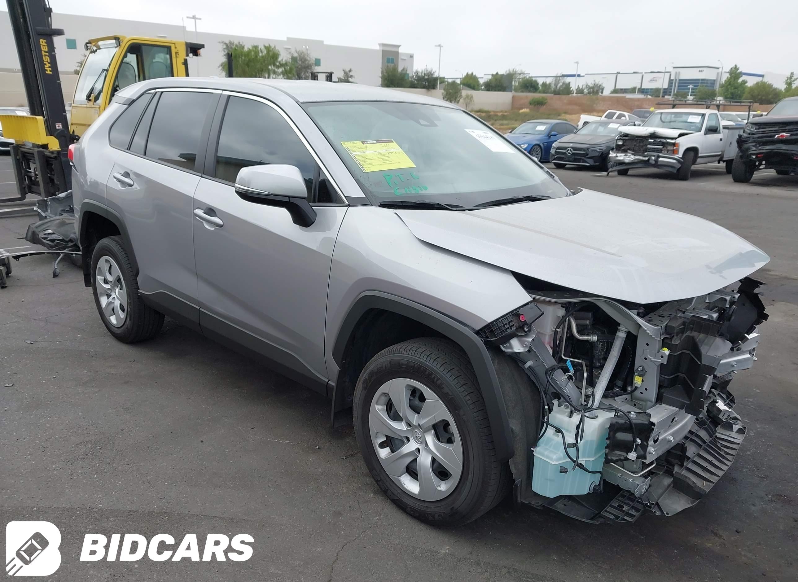 2025 Toyota RAV4, LE