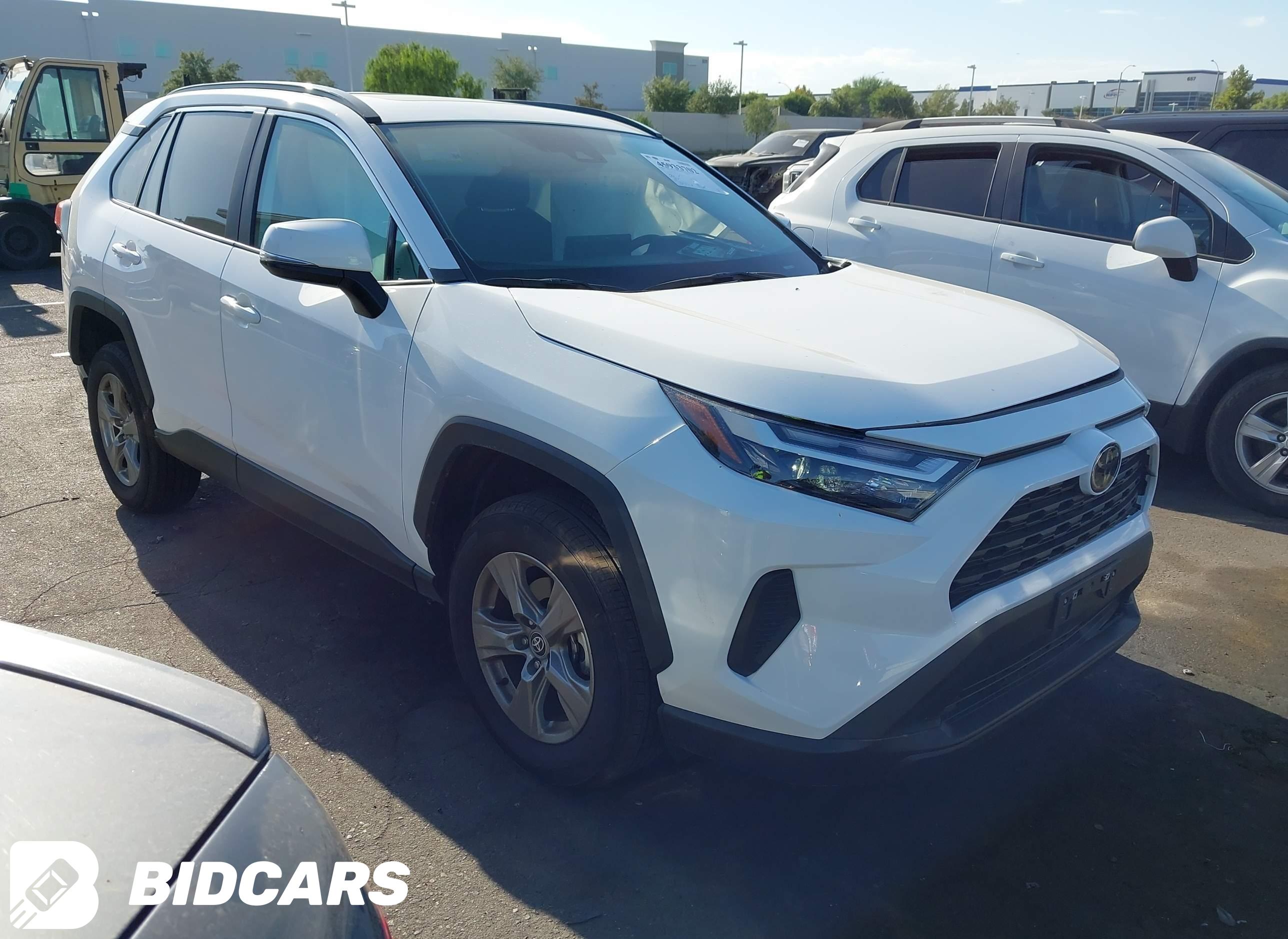 2025 Toyota RAV4, Xle