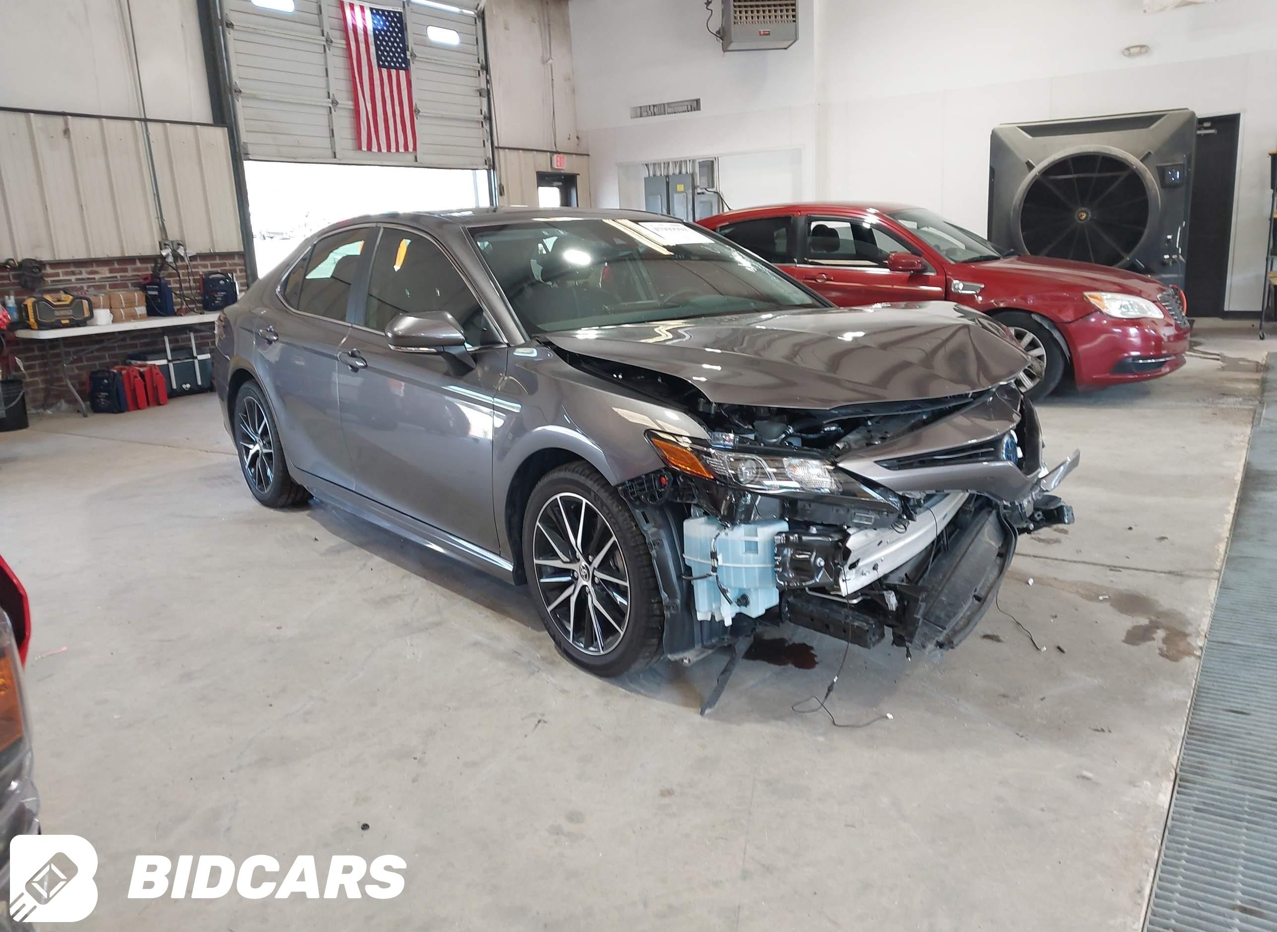 2022 Toyota Camry, Se Hybrid