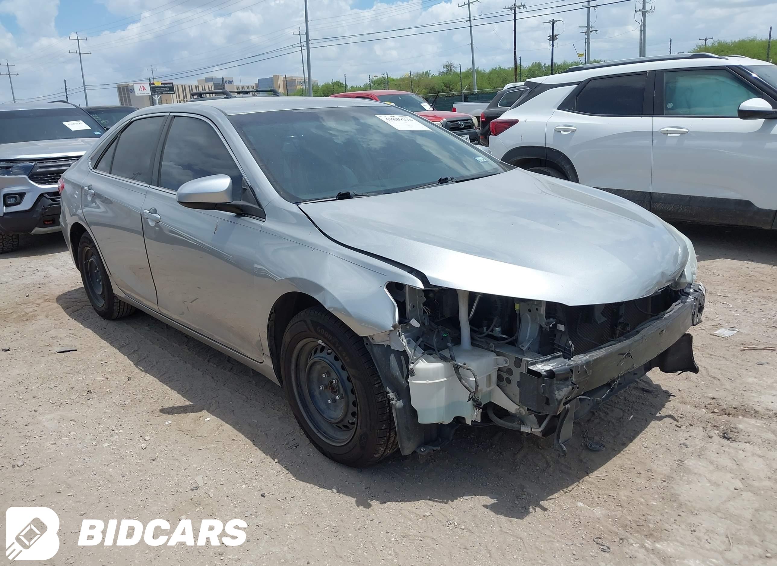 2016 Toyota Camry, LE