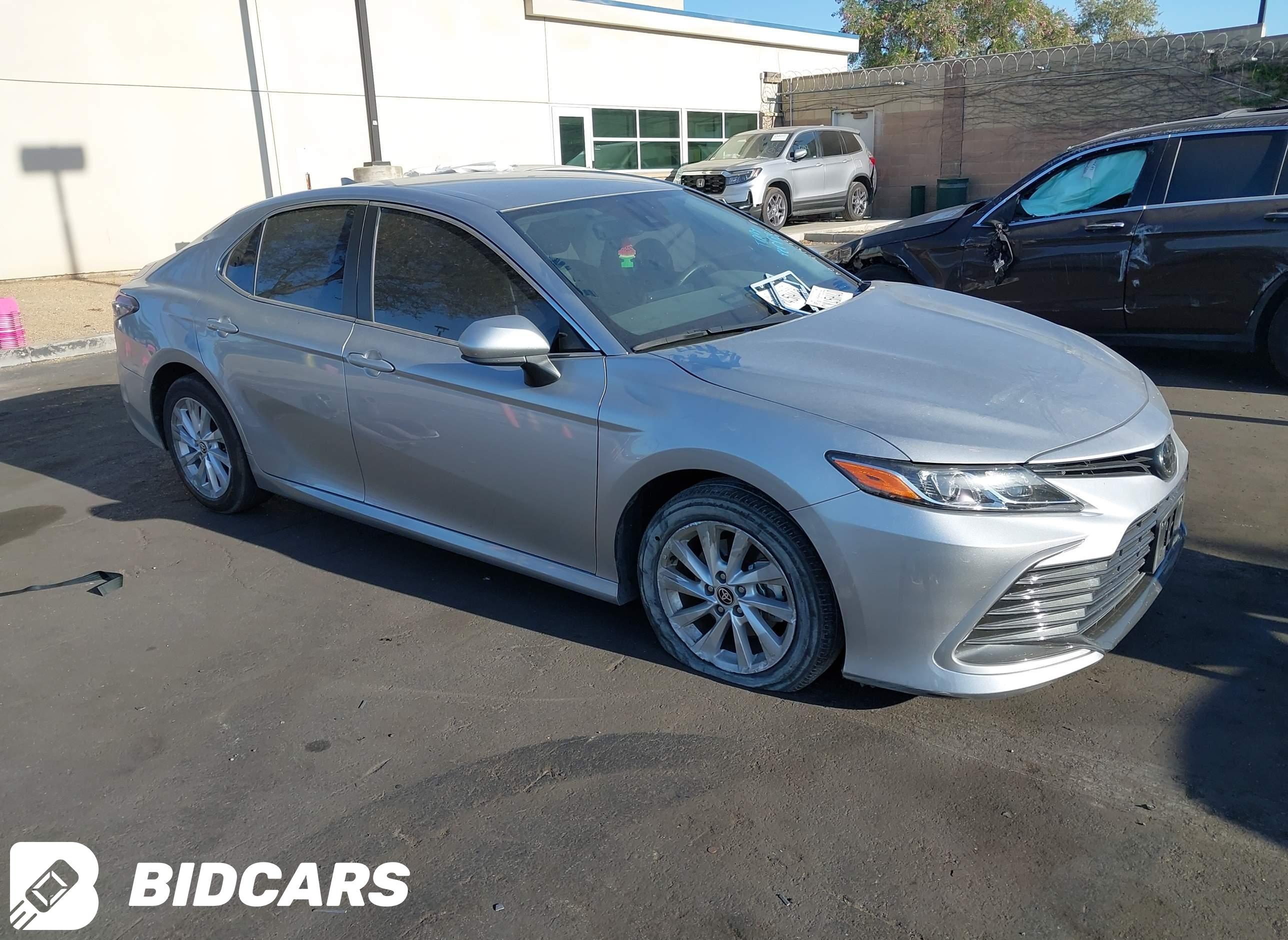 2024 Toyota Camry, LE