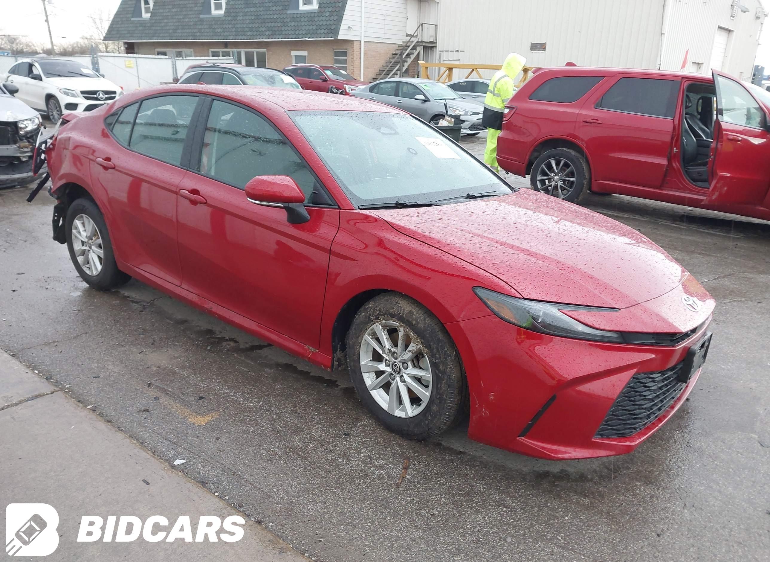 2025 Toyota Camry, LE