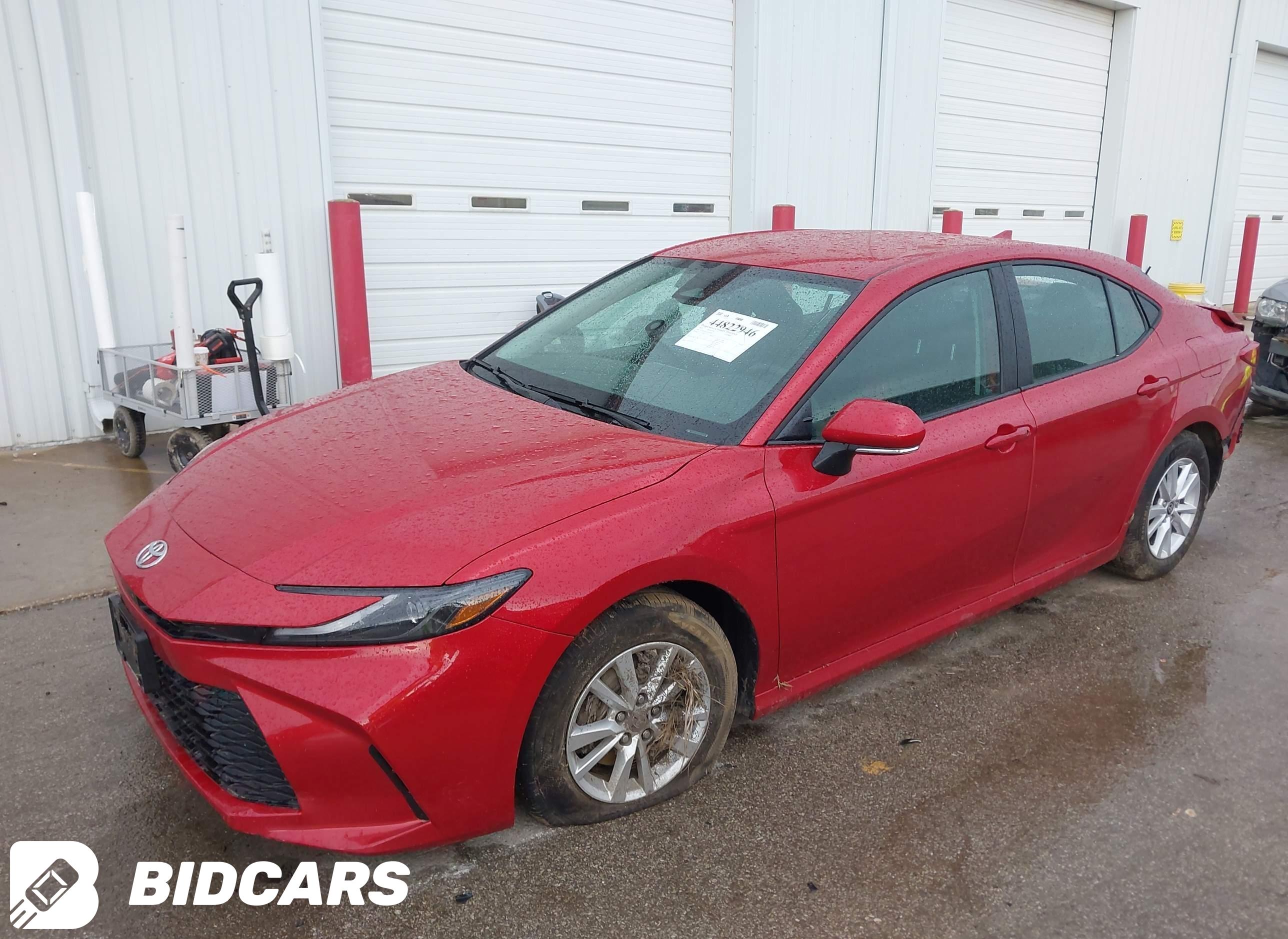 2025 Toyota Camry, LE