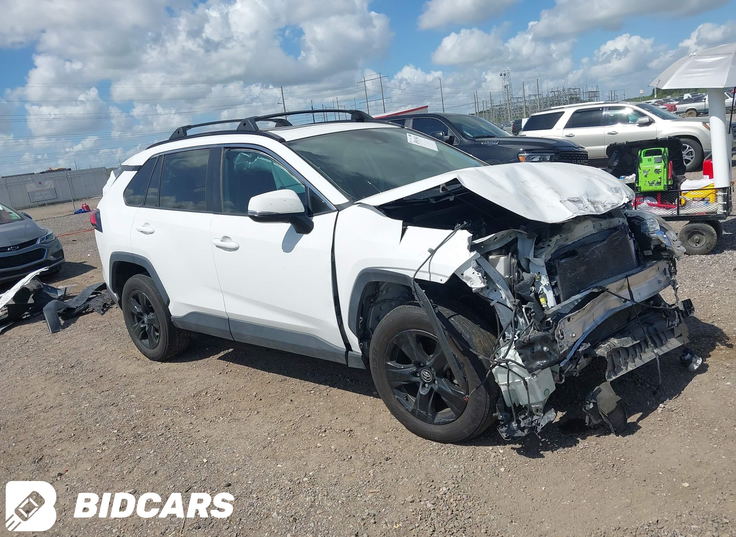 2020 Toyota RAV4, Xle
