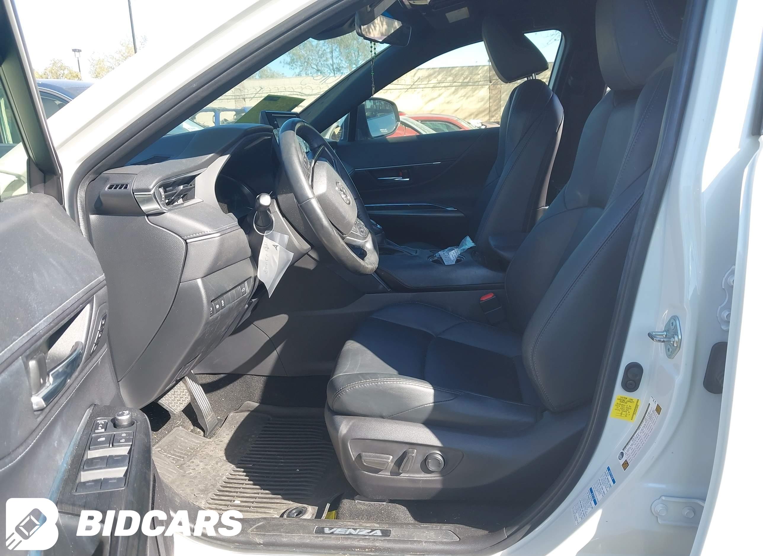 2022 Toyota Venza, Xle