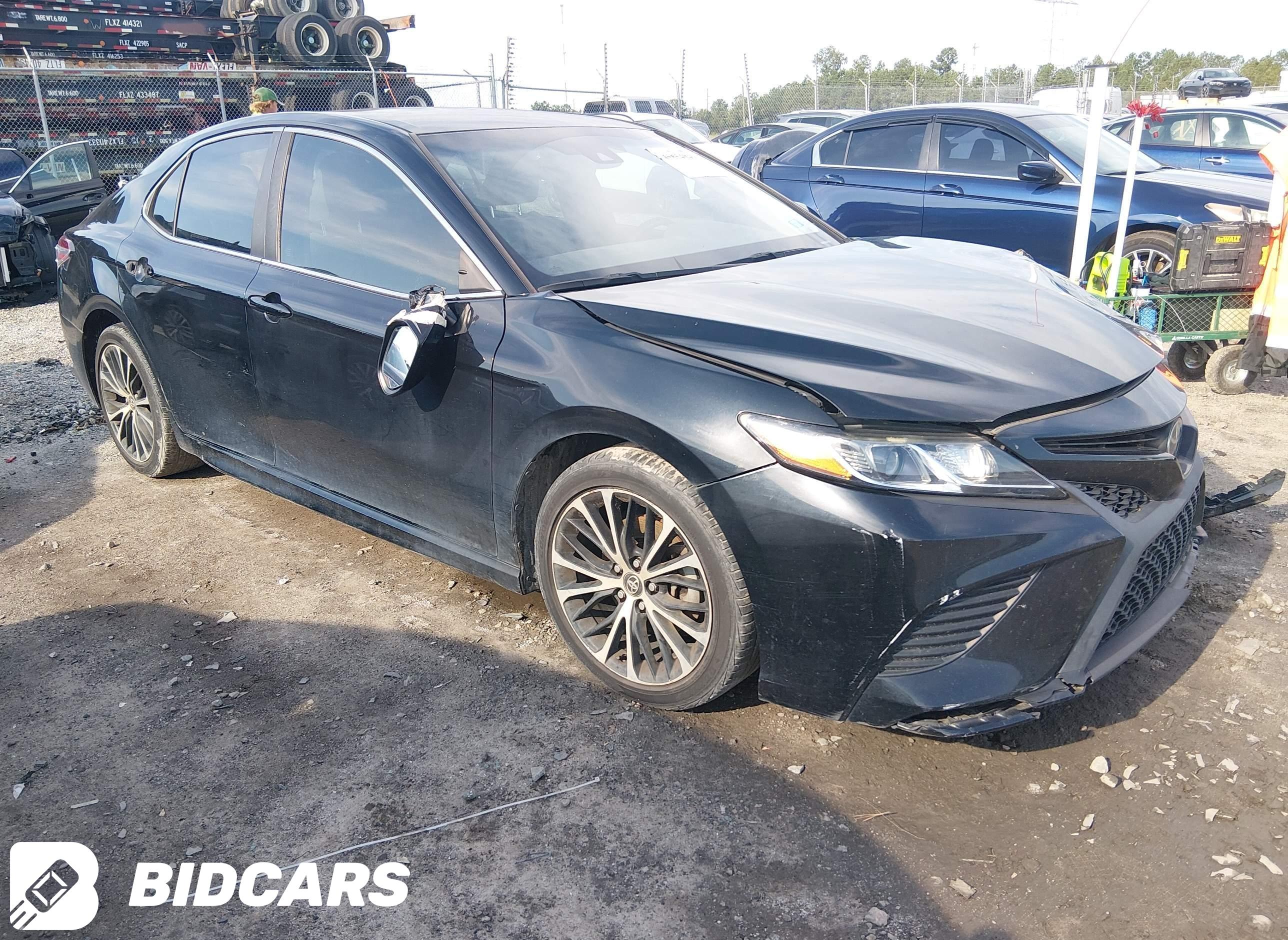 2020 Toyota Camry, SE