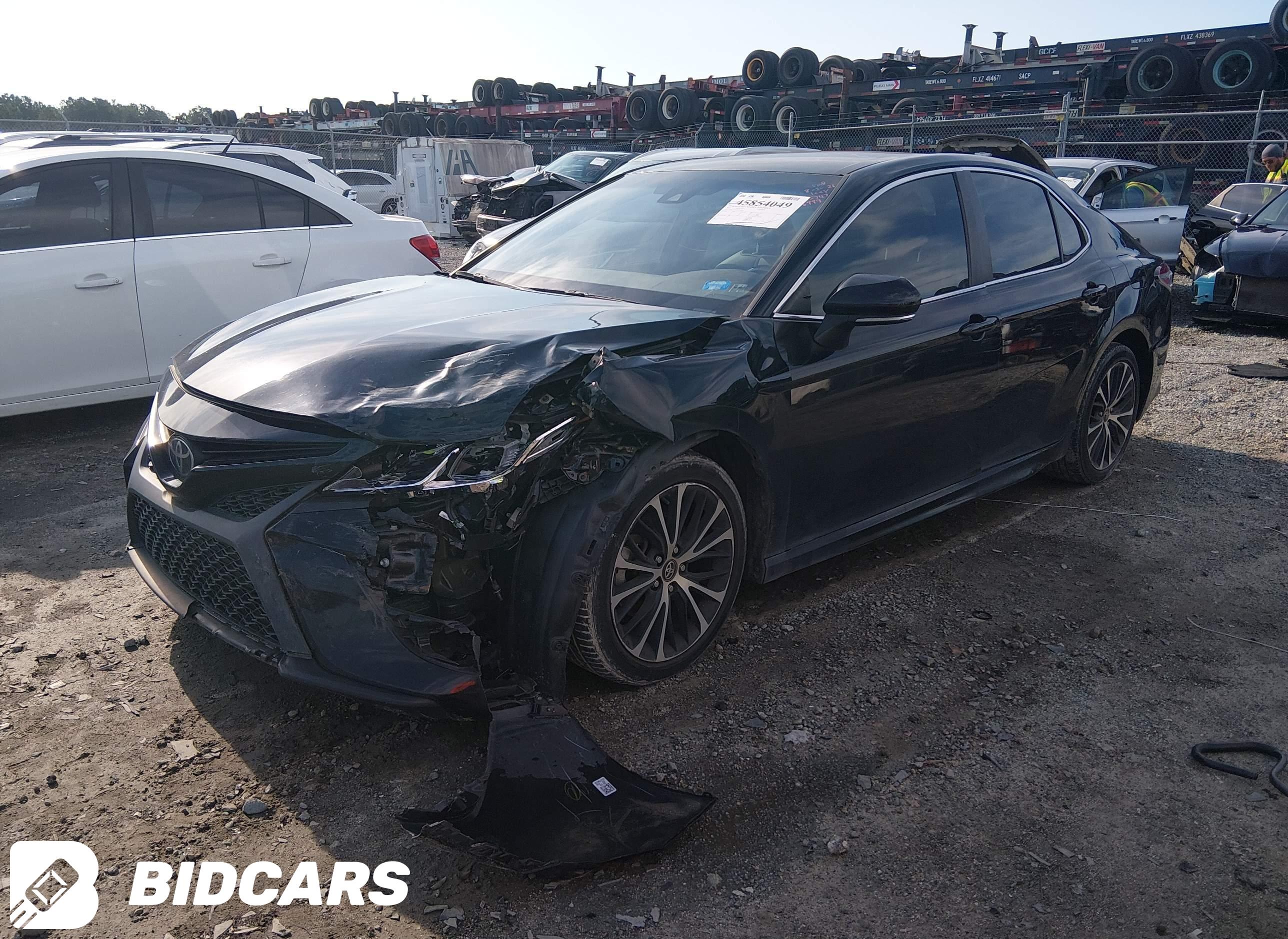 2020 Toyota Camry, SE