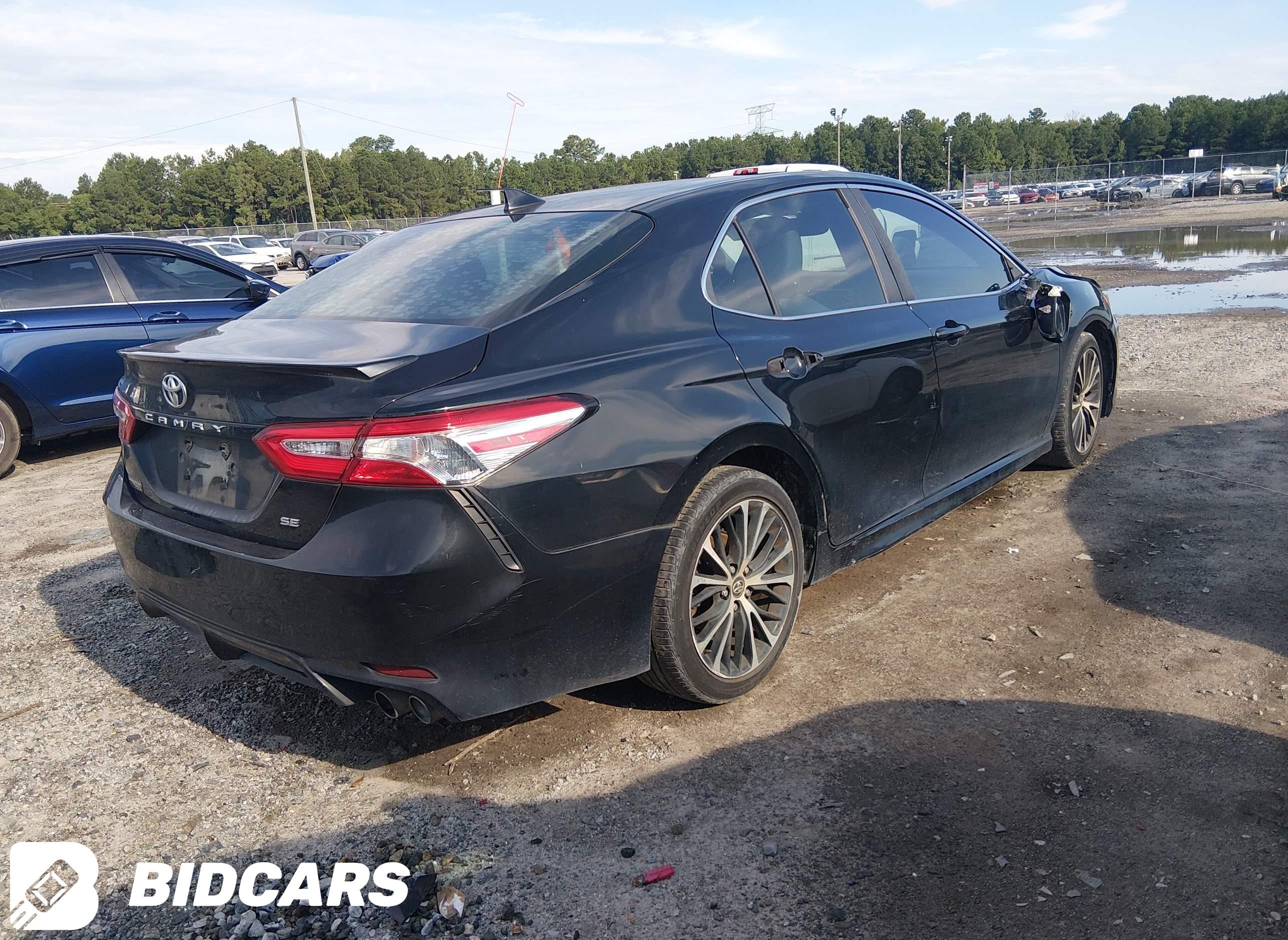 2020 Toyota Camry, SE
