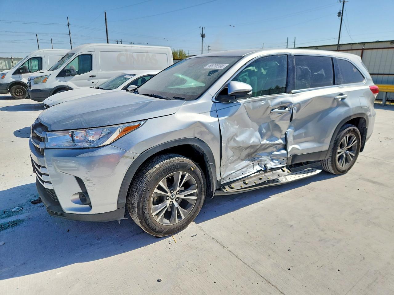 2019 Toyota Highlander, LE