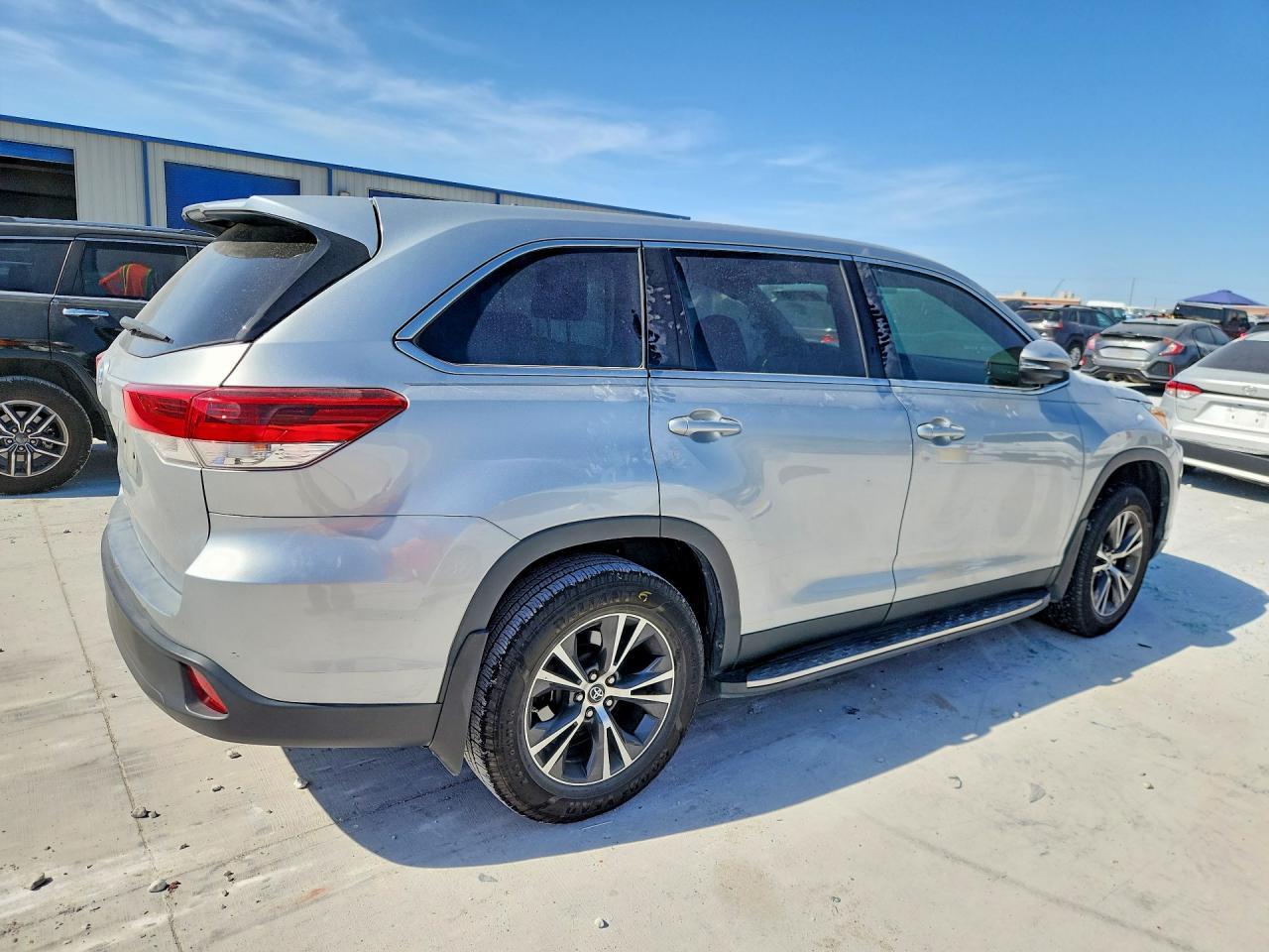 2019 Toyota Highlander, LE