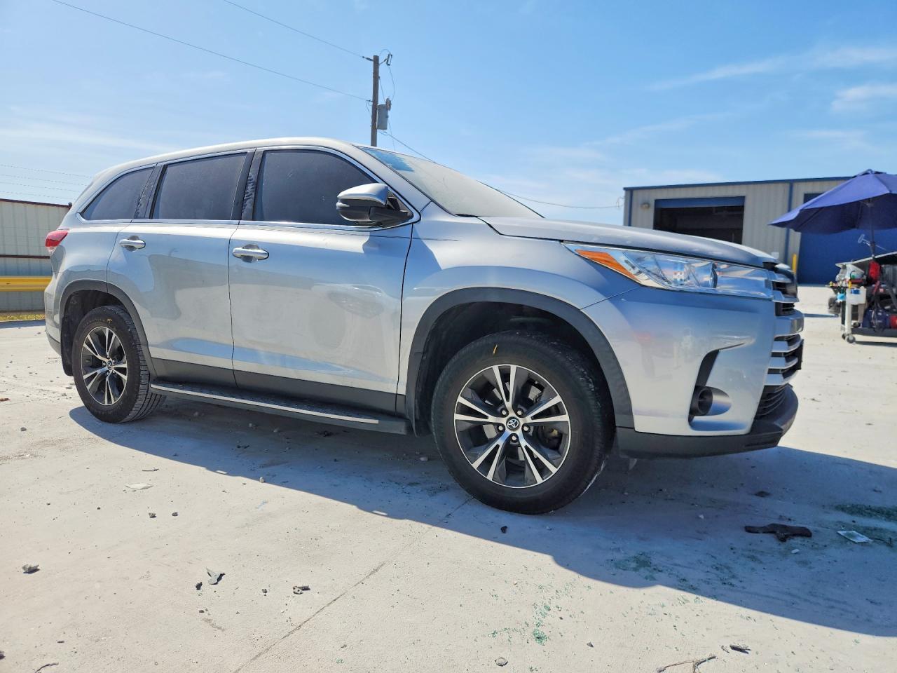 2019 Toyota Highlander, LE