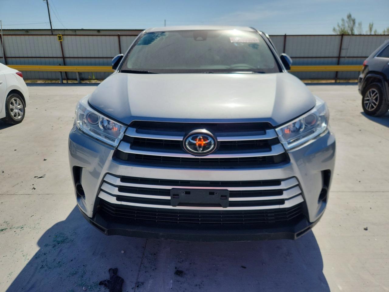 2019 Toyota Highlander, LE