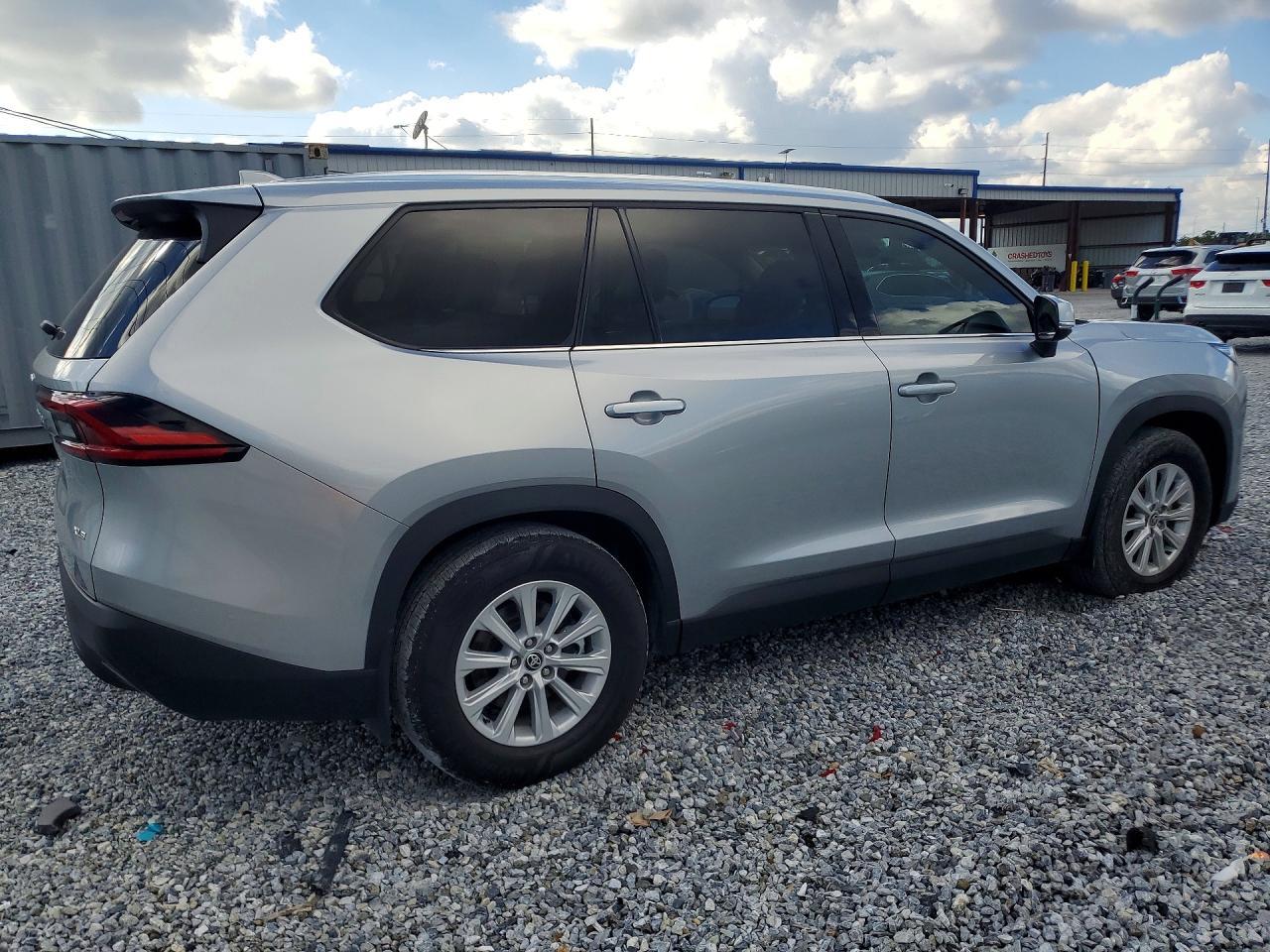 2025 Toyota Grand, Xle