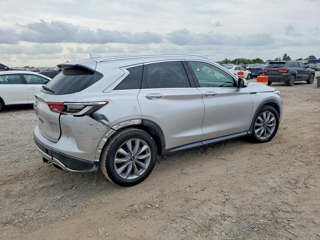 2021 Infiniti QX50, Luxe