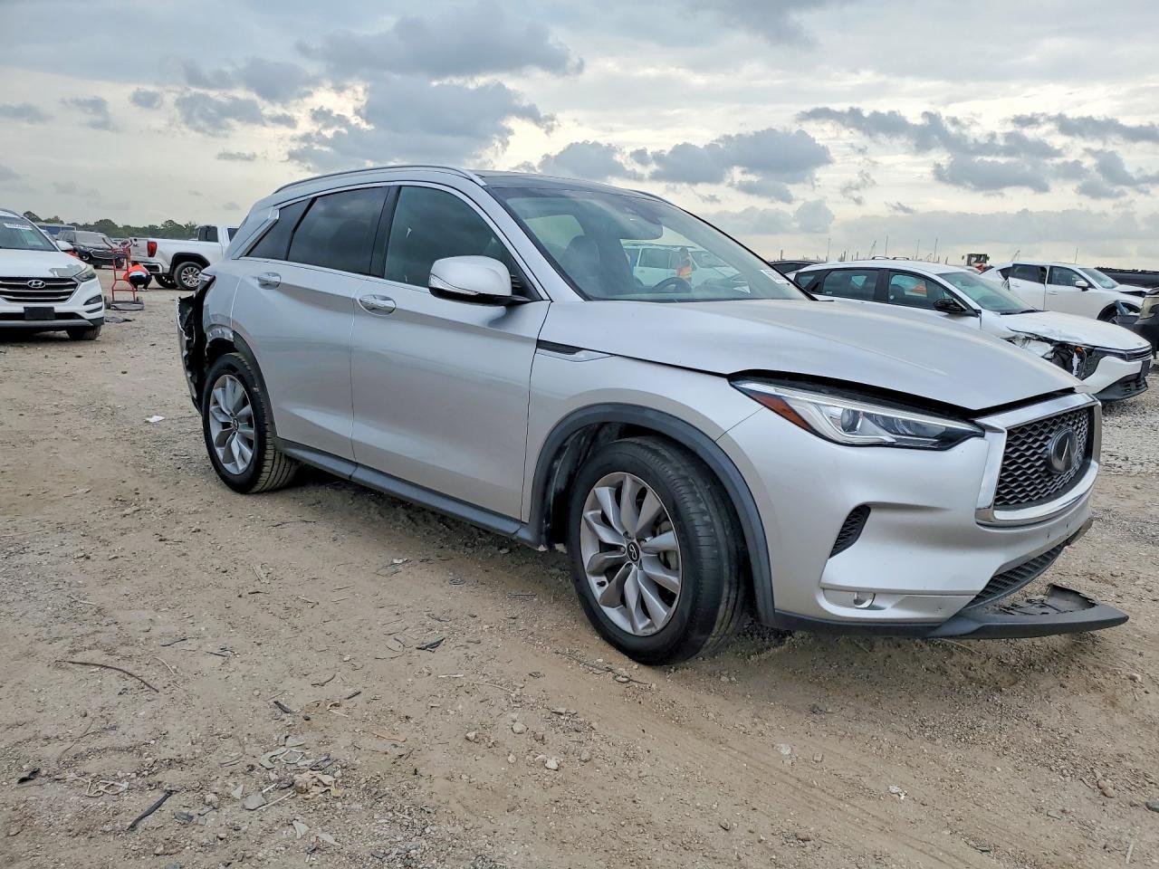 2021 Infiniti QX50, Luxe