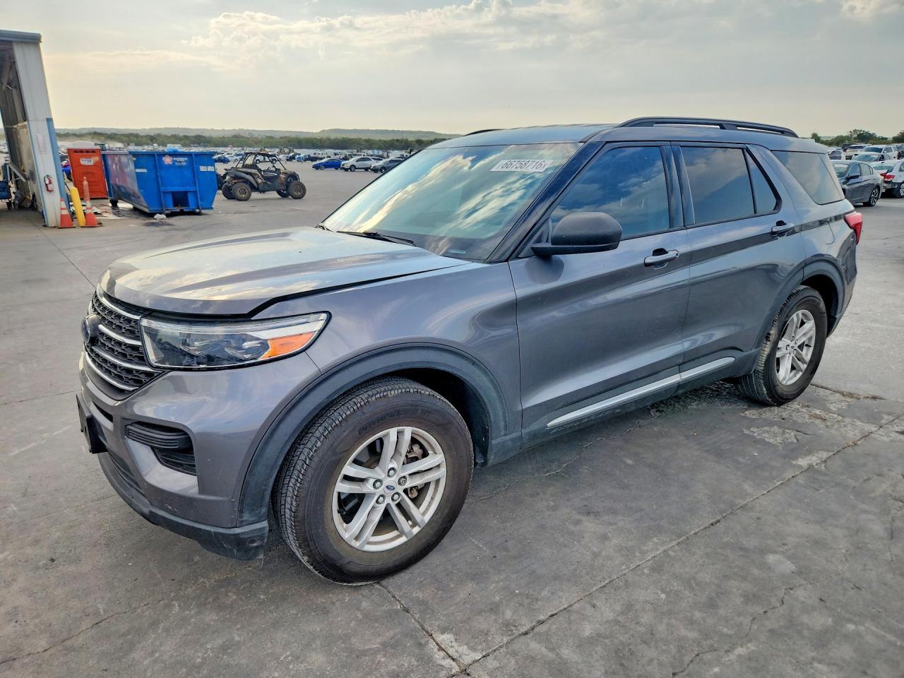 2022 Ford Explorer, Xlt