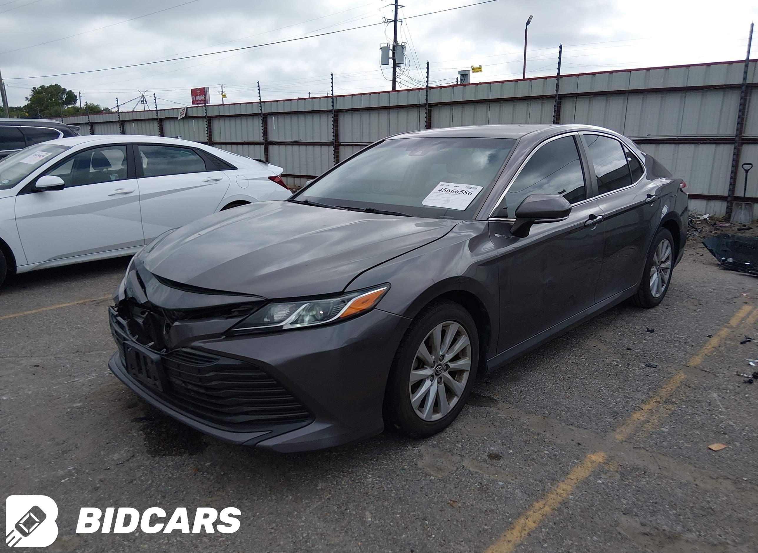 2018 Toyota Camry, LE