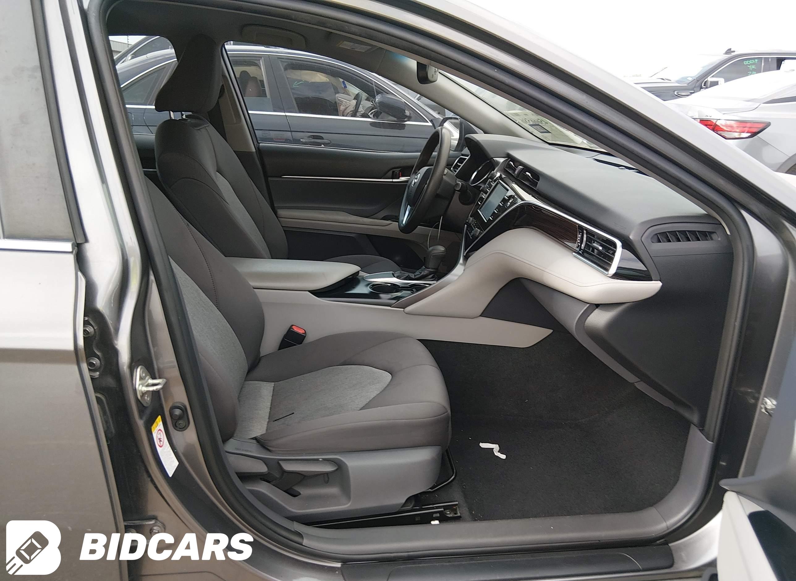 2018 Toyota Camry, LE