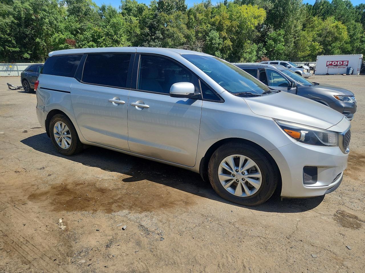 2017 KIA Sedona, L