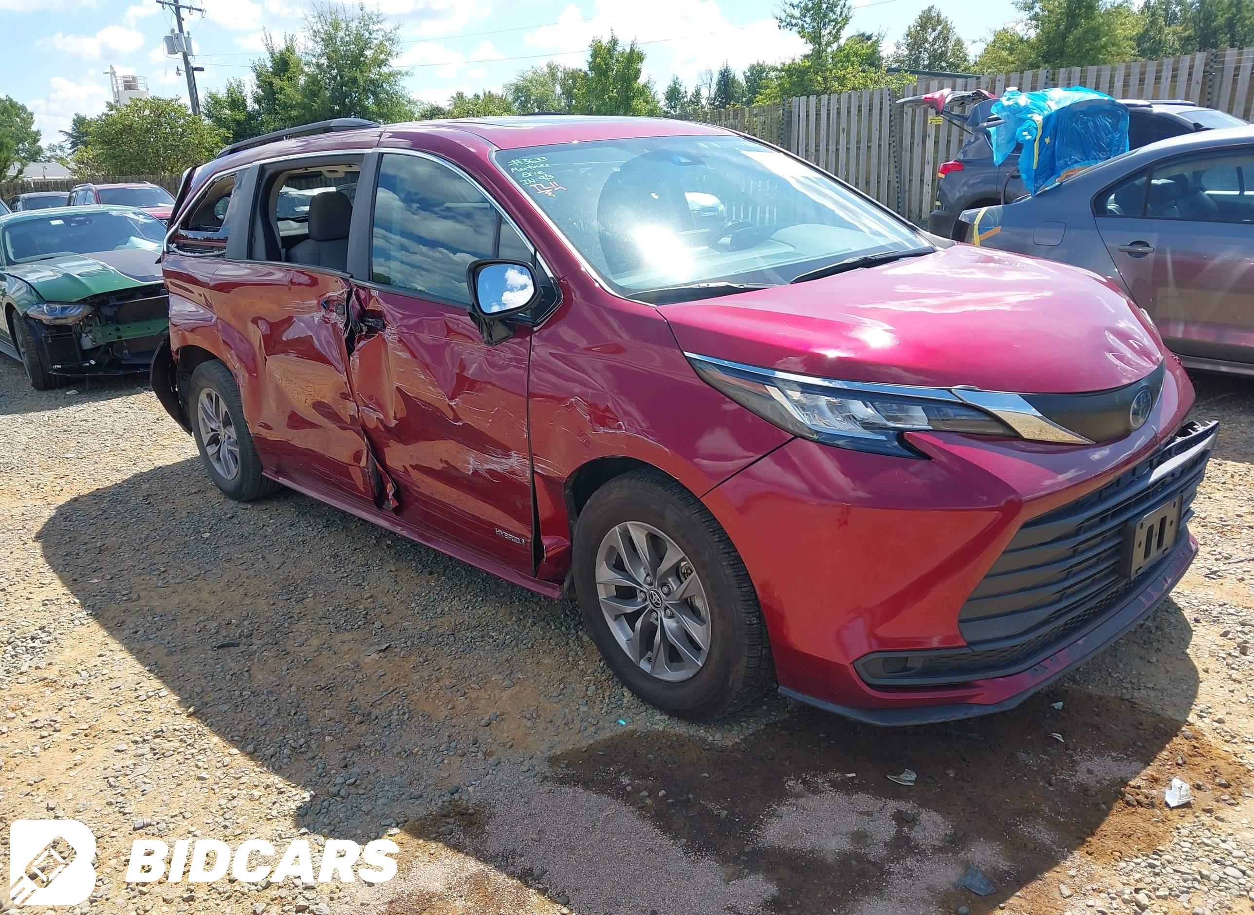2021 Toyota Sienna, LE